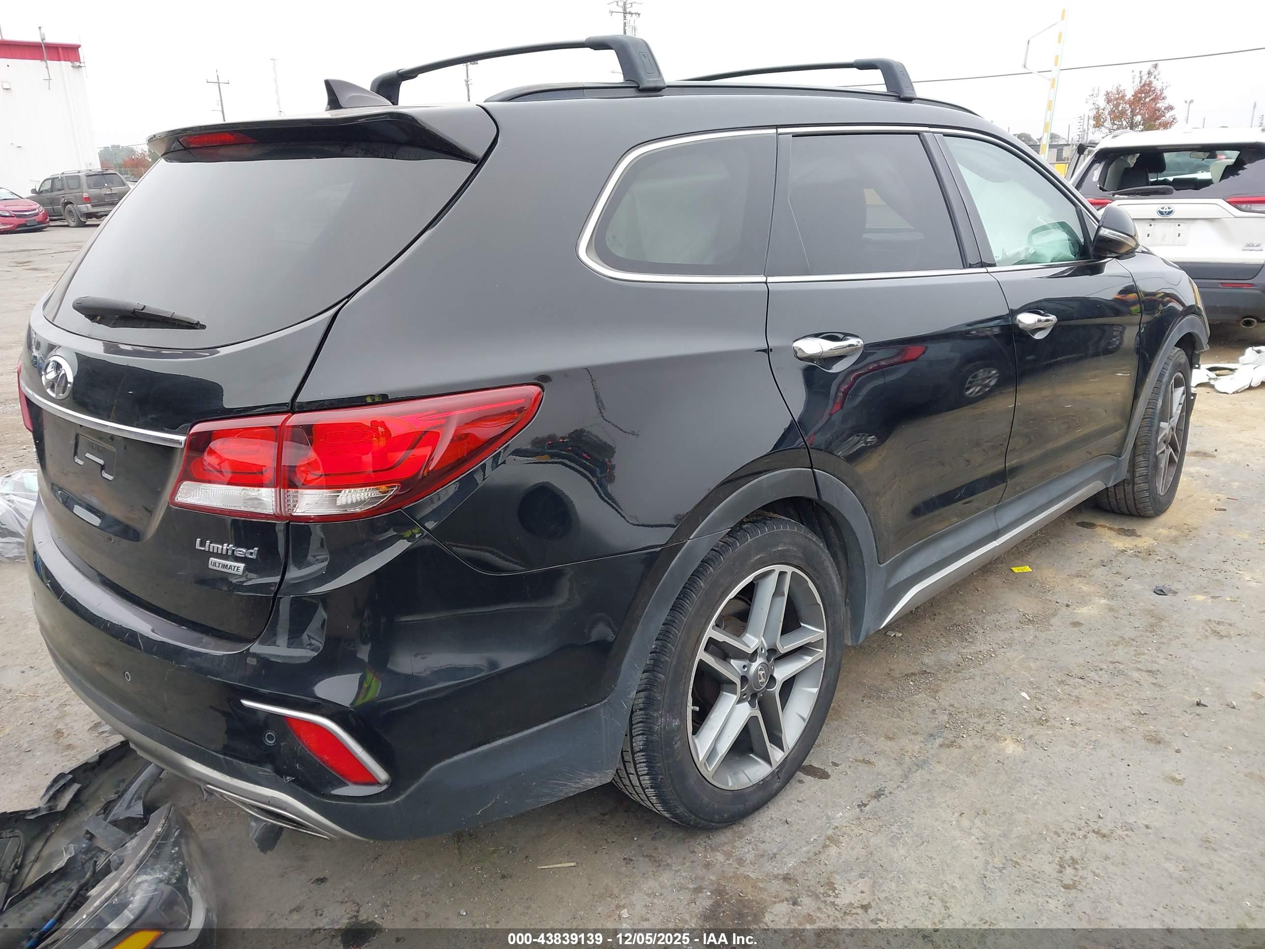 HYUNDAI SANTA image 4
