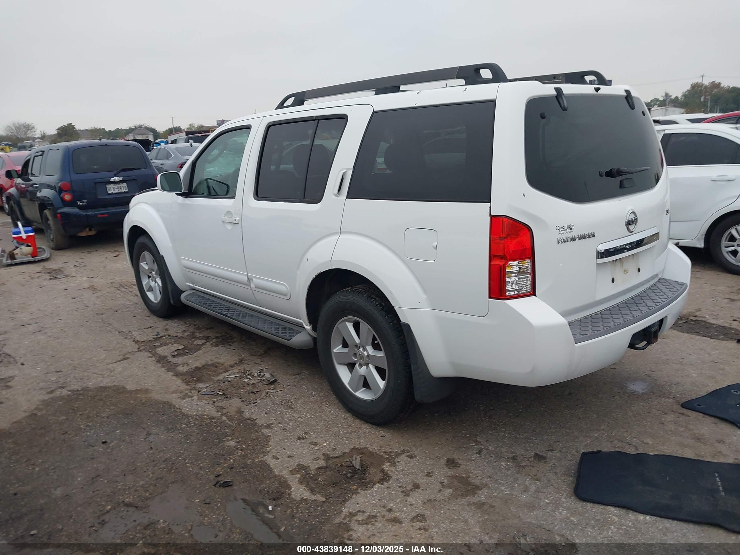 NISSAN PATHFINDER image 3