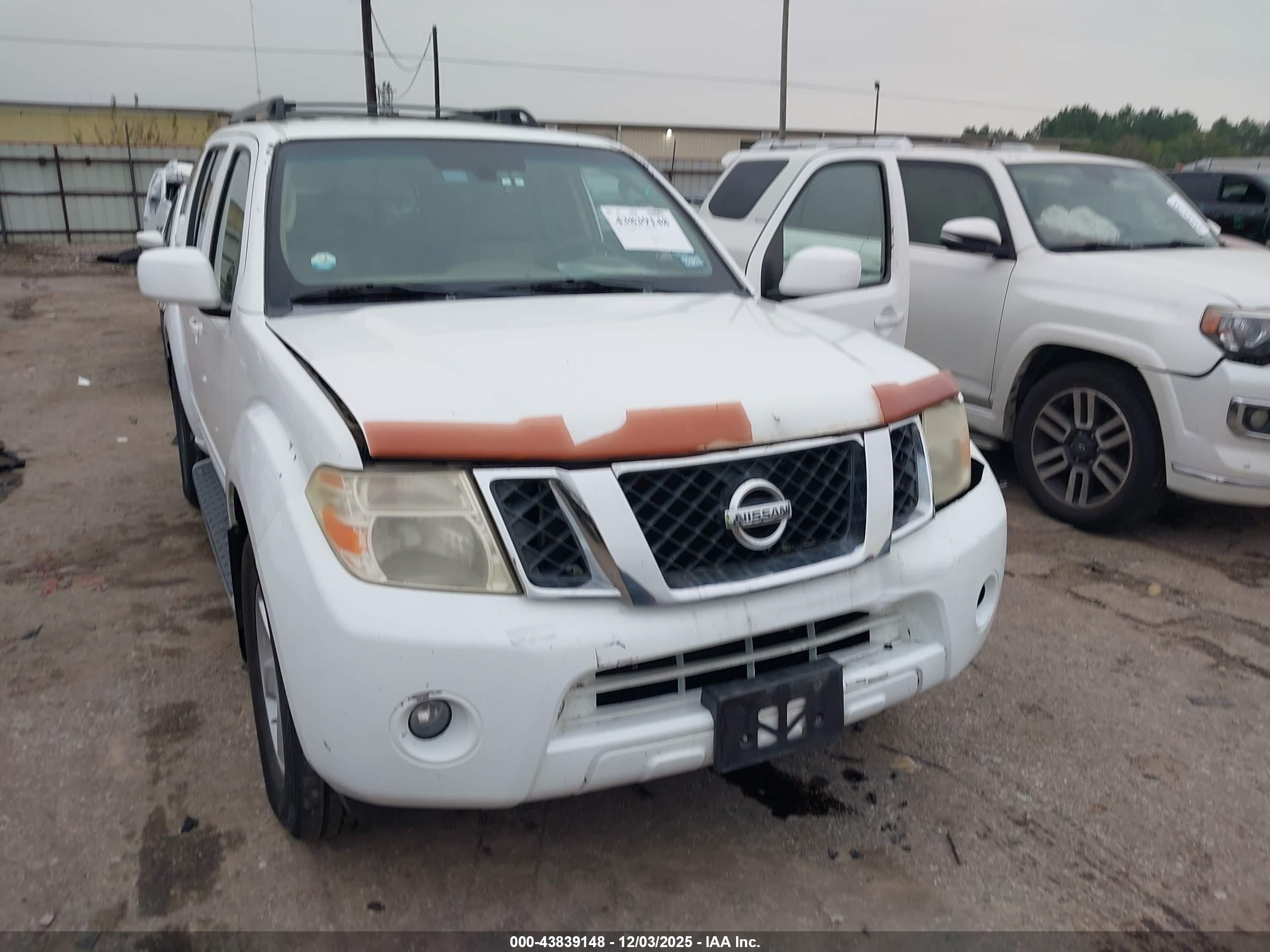 NISSAN PATHFINDER image 6