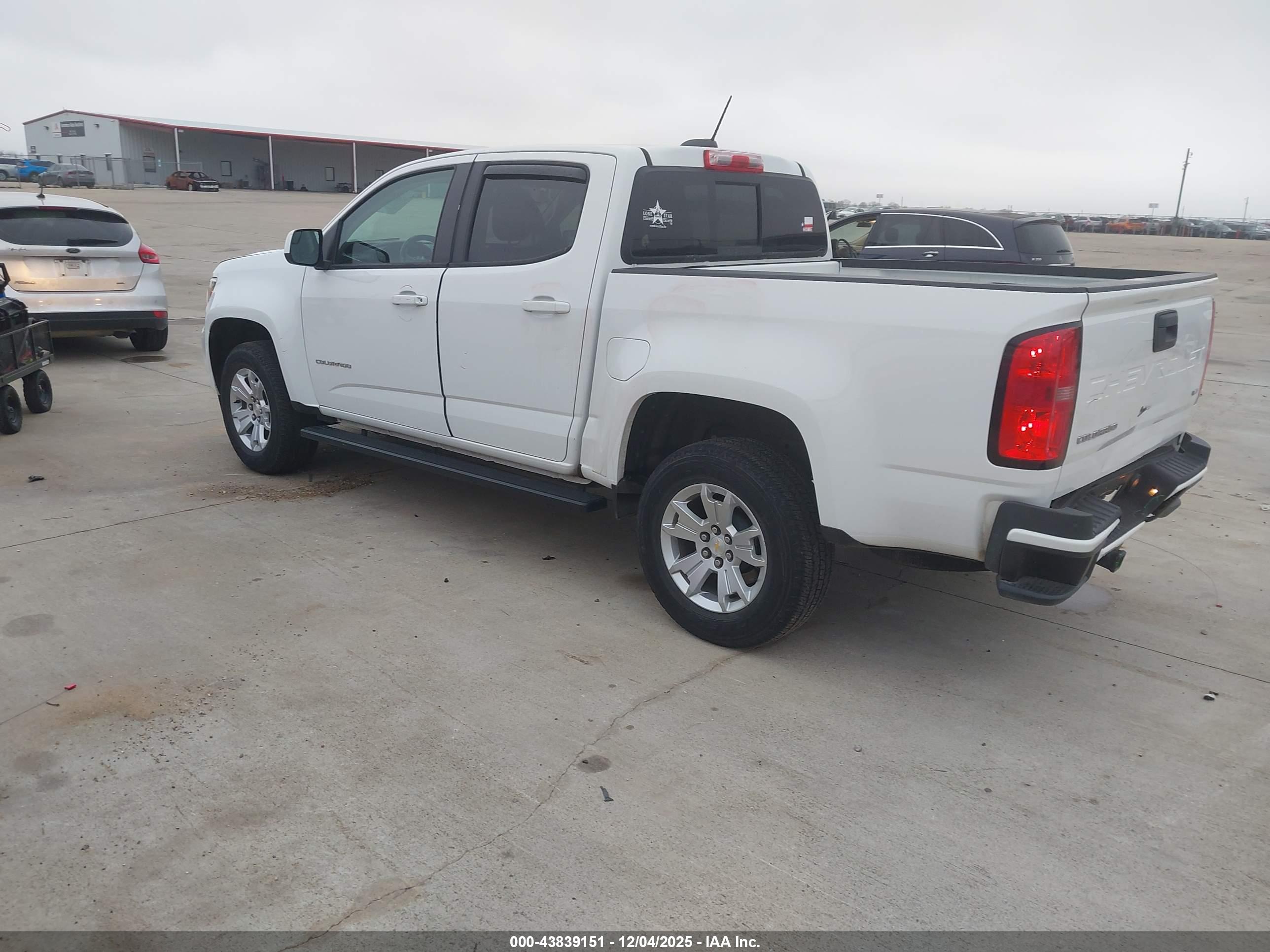 CHEVROLET COLORADO image 3