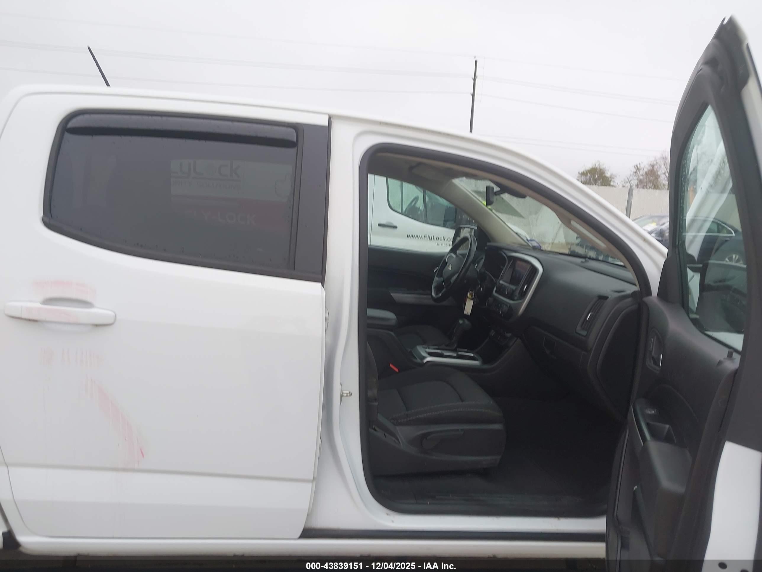 CHEVROLET COLORADO image 5