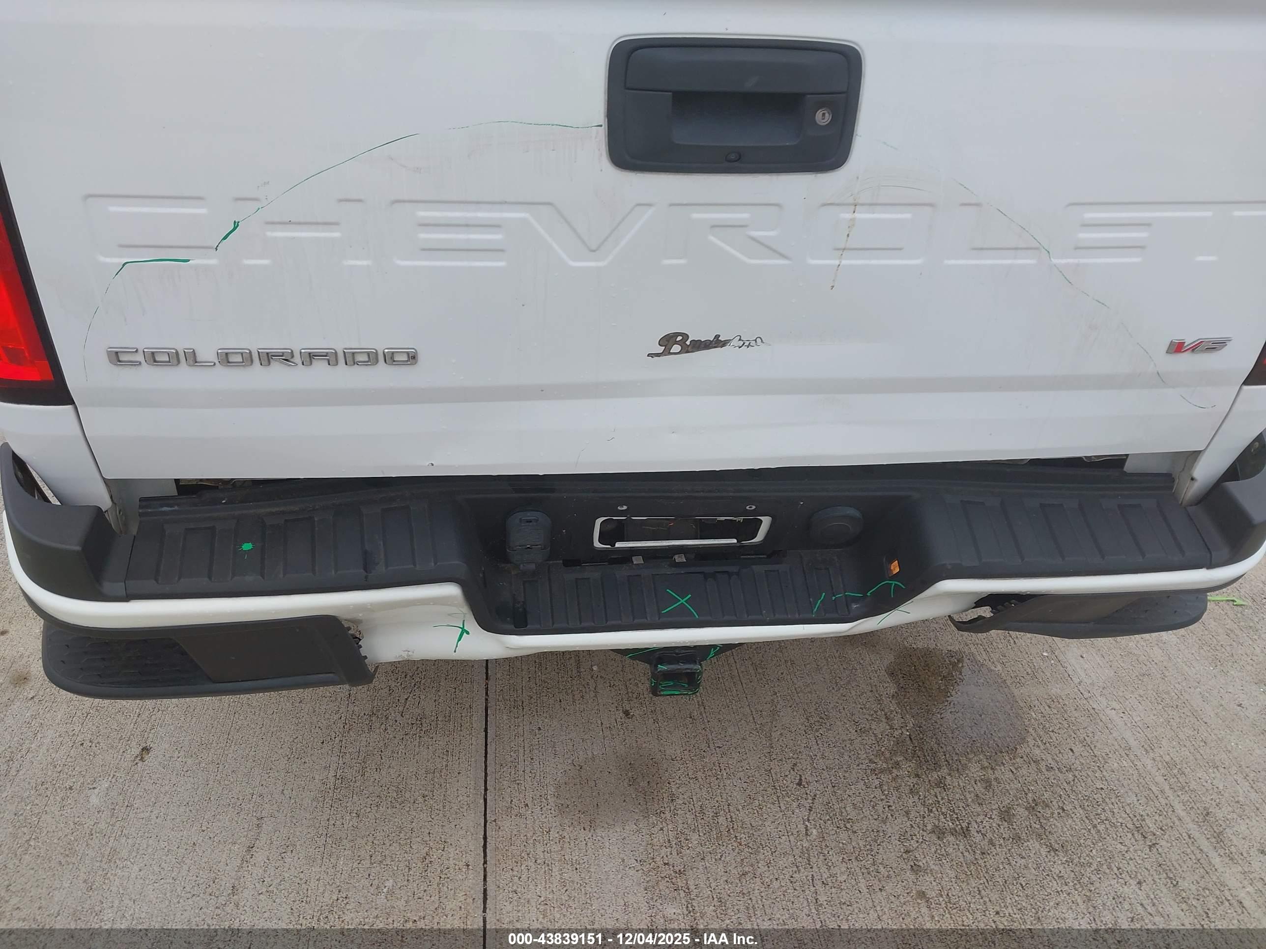 CHEVROLET COLORADO image 6