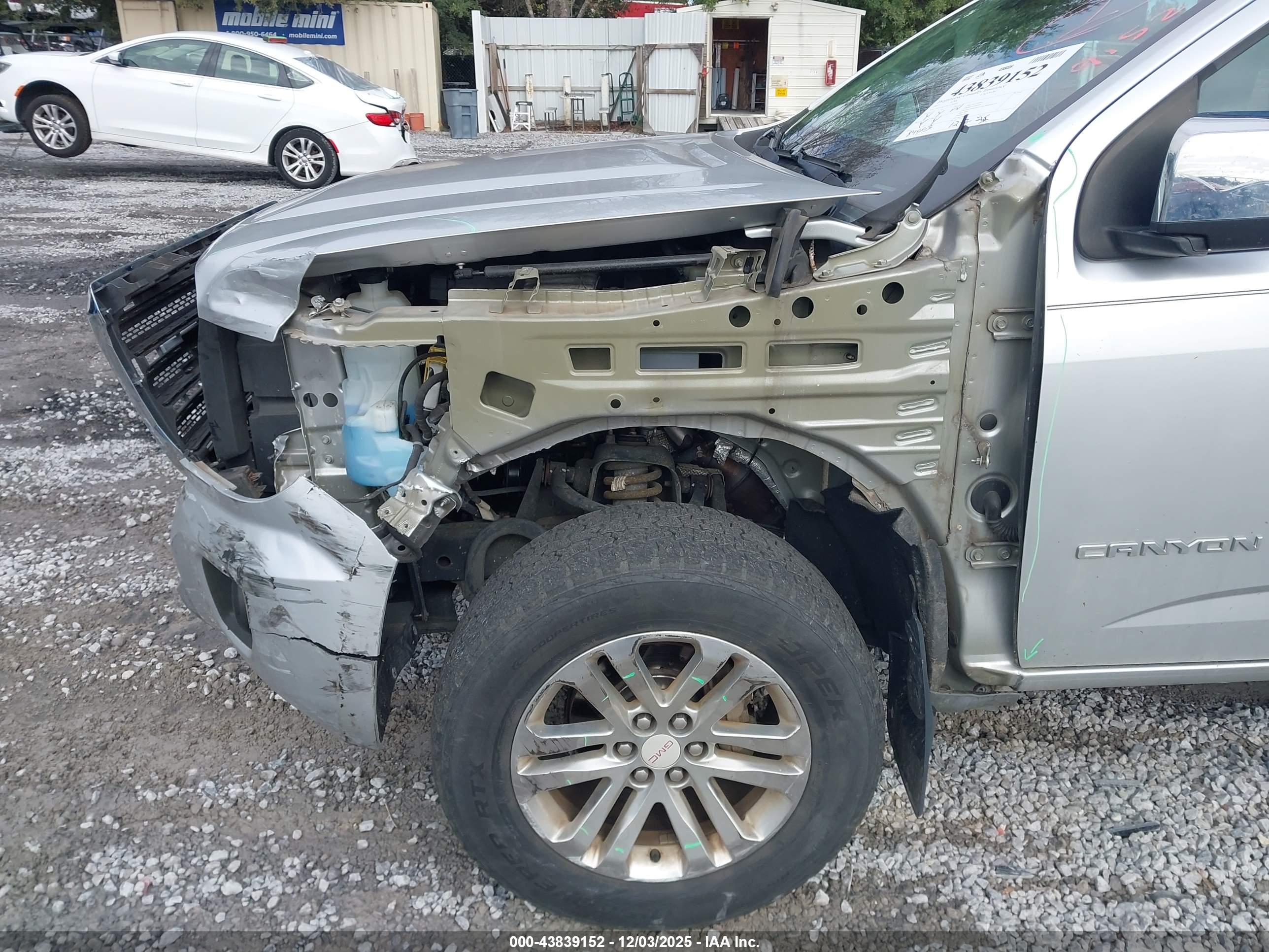 GMC CANYON image 6