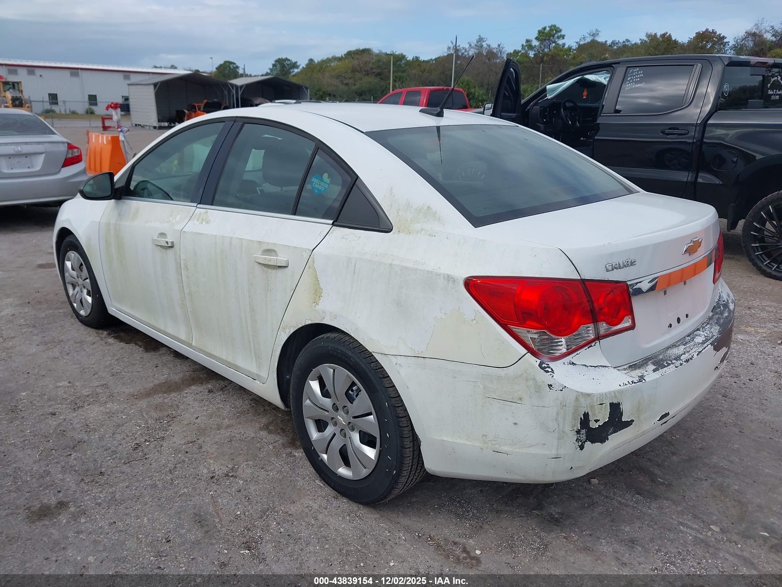 CHEVROLET CRUZE image 3
