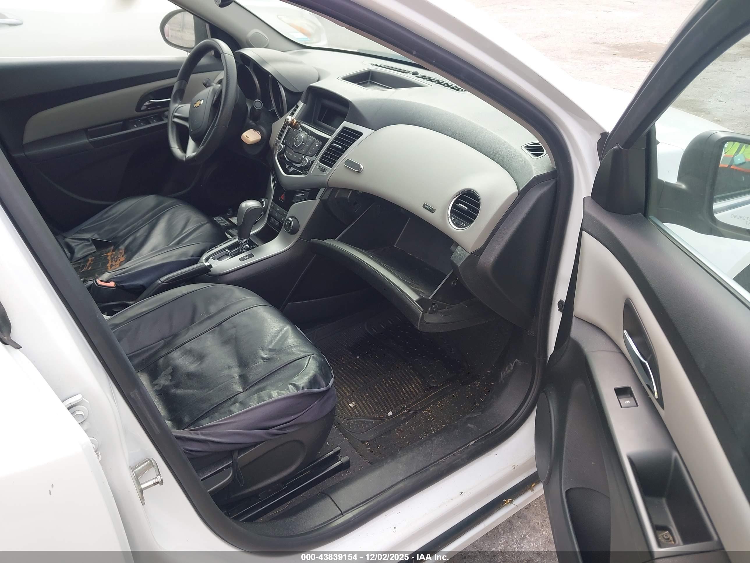 CHEVROLET CRUZE image 5