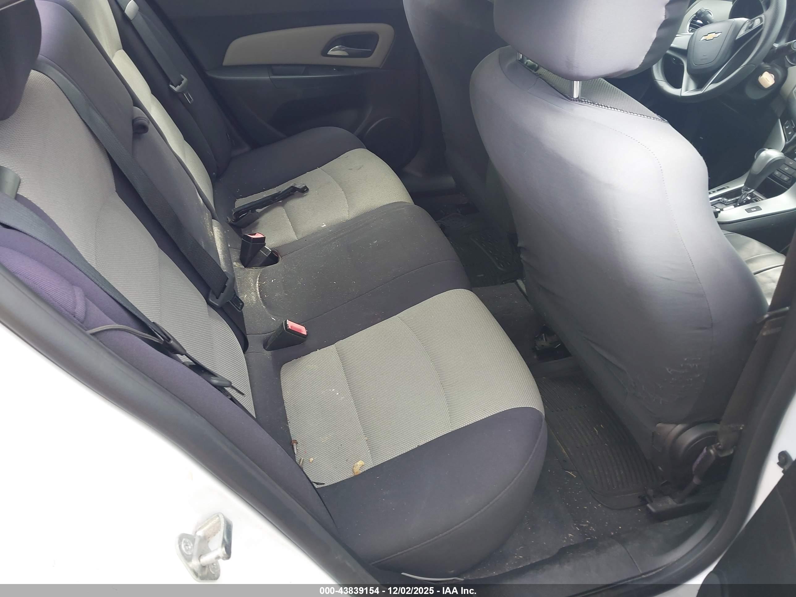 CHEVROLET CRUZE image 8