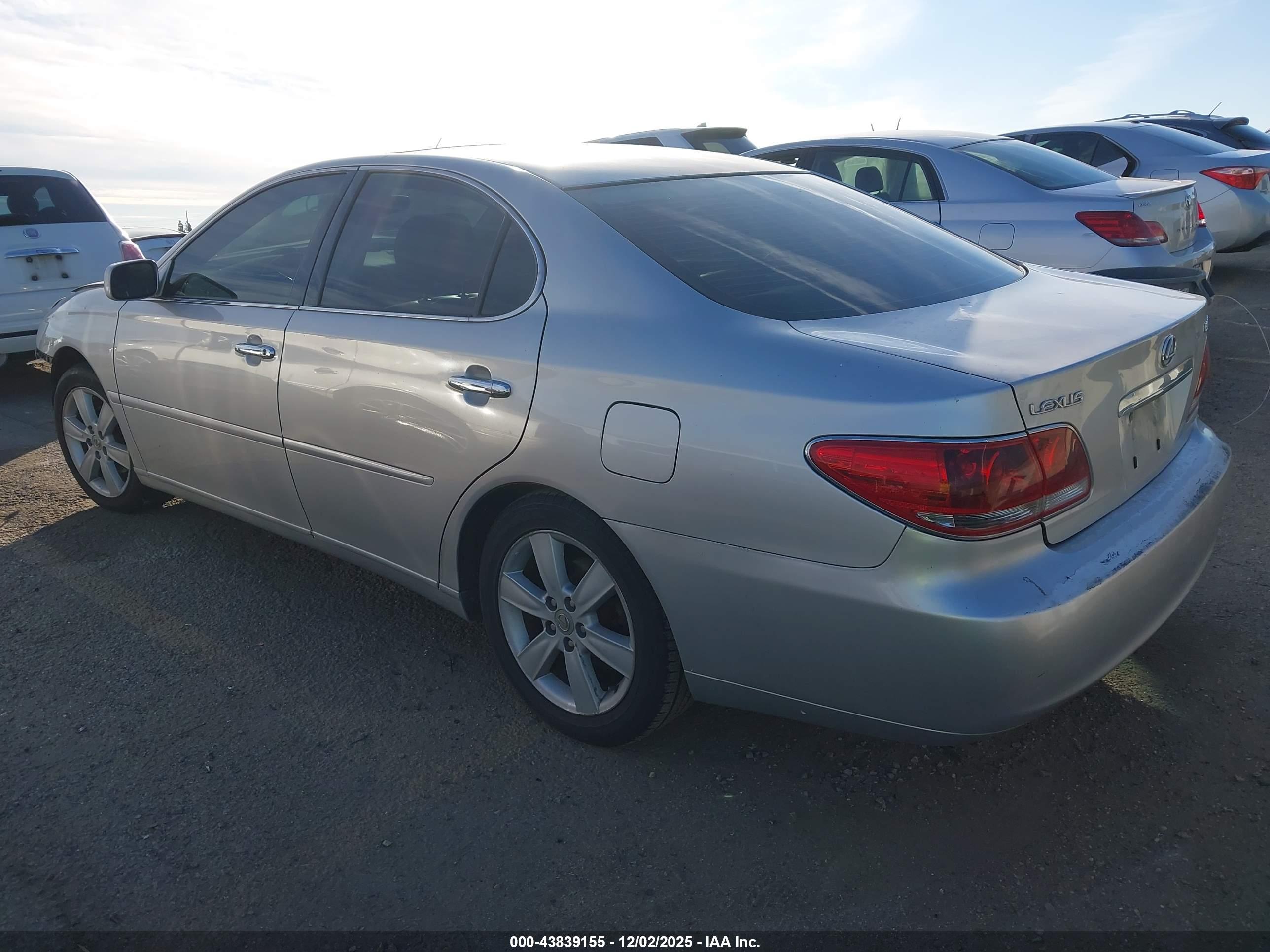 LEXUS ES image 3