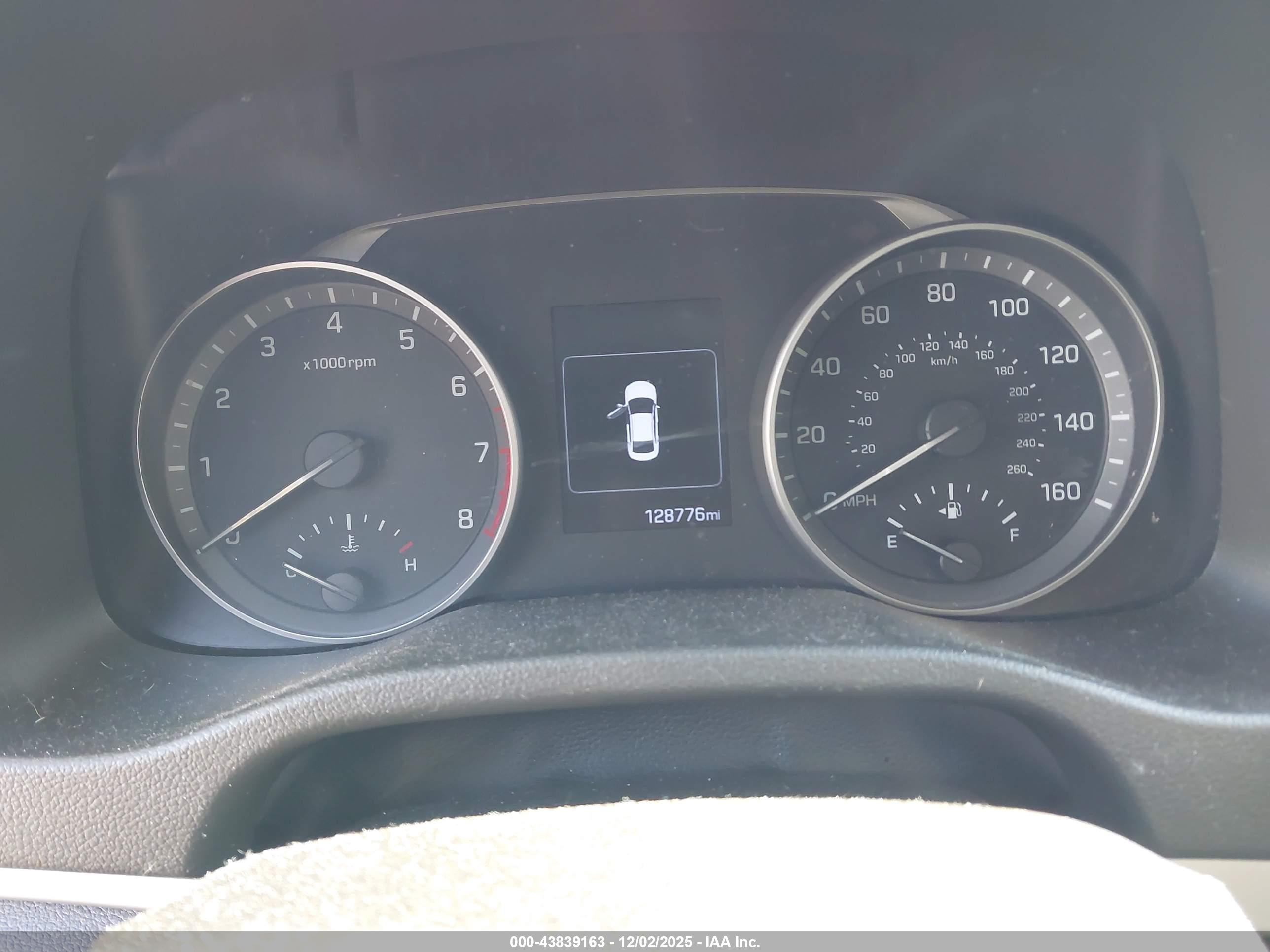 HYUNDAI ELANTRA image 7