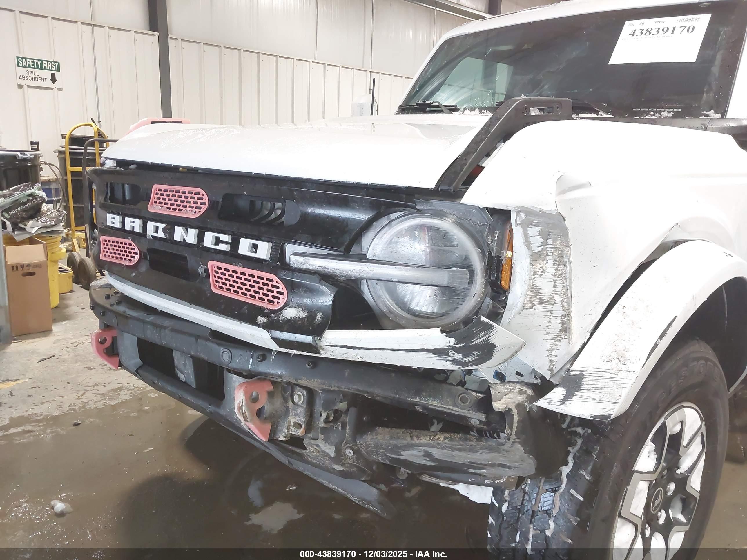 FORD BRONCO image 6