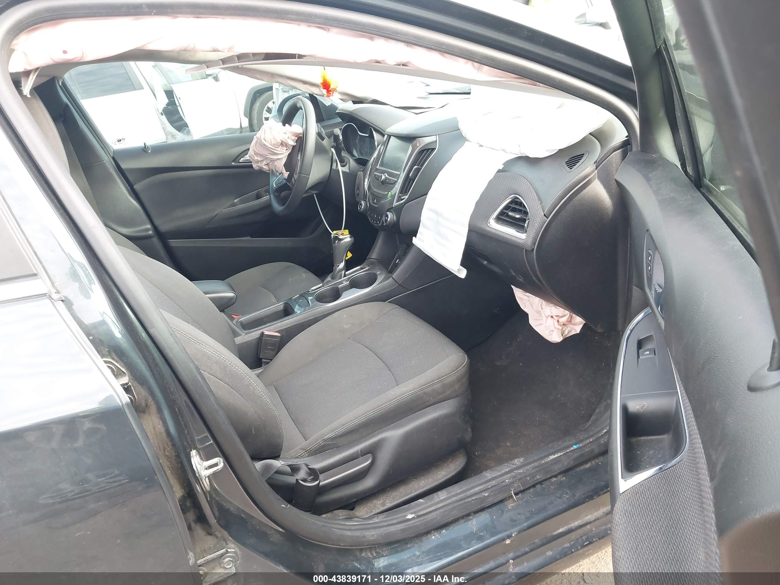 CHEVROLET CRUZE image 5
