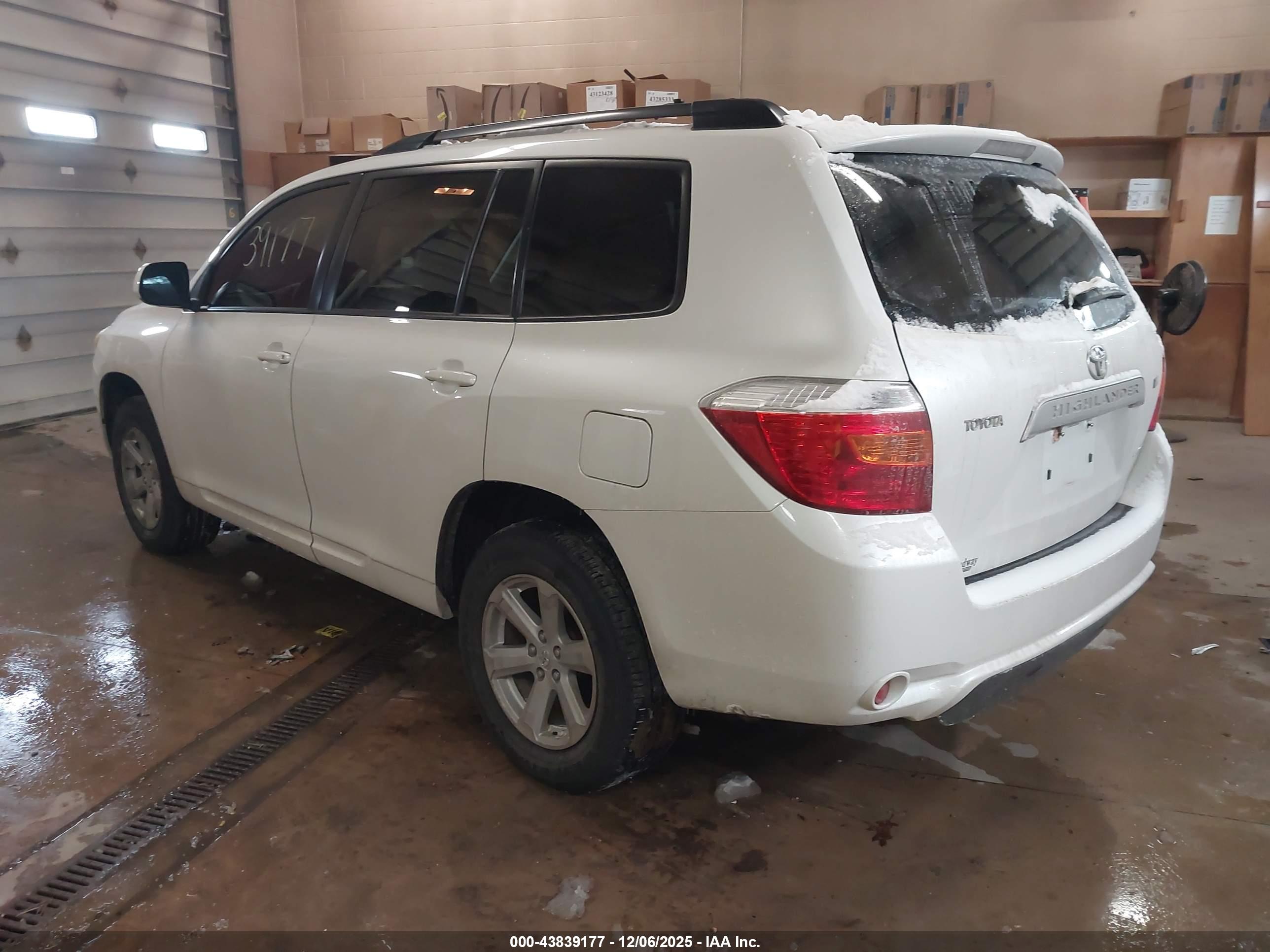 TOYOTA HIGHLANDER image 3