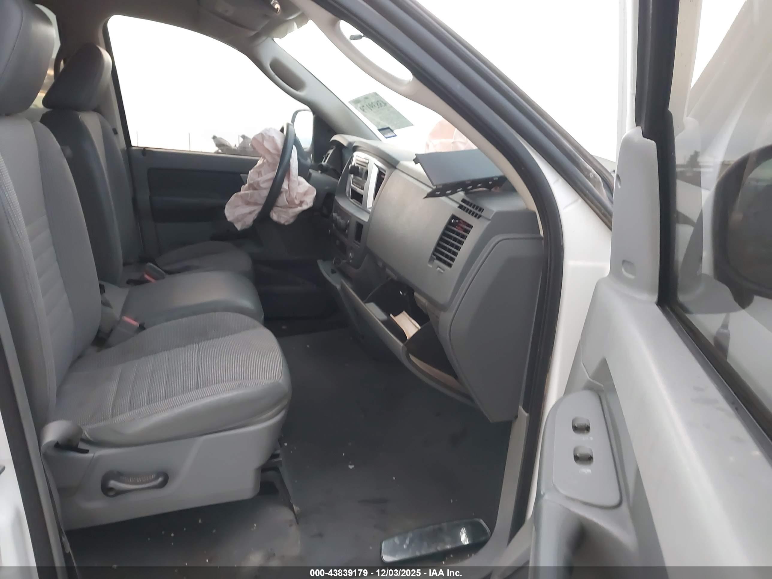 DODGE RAM image 5