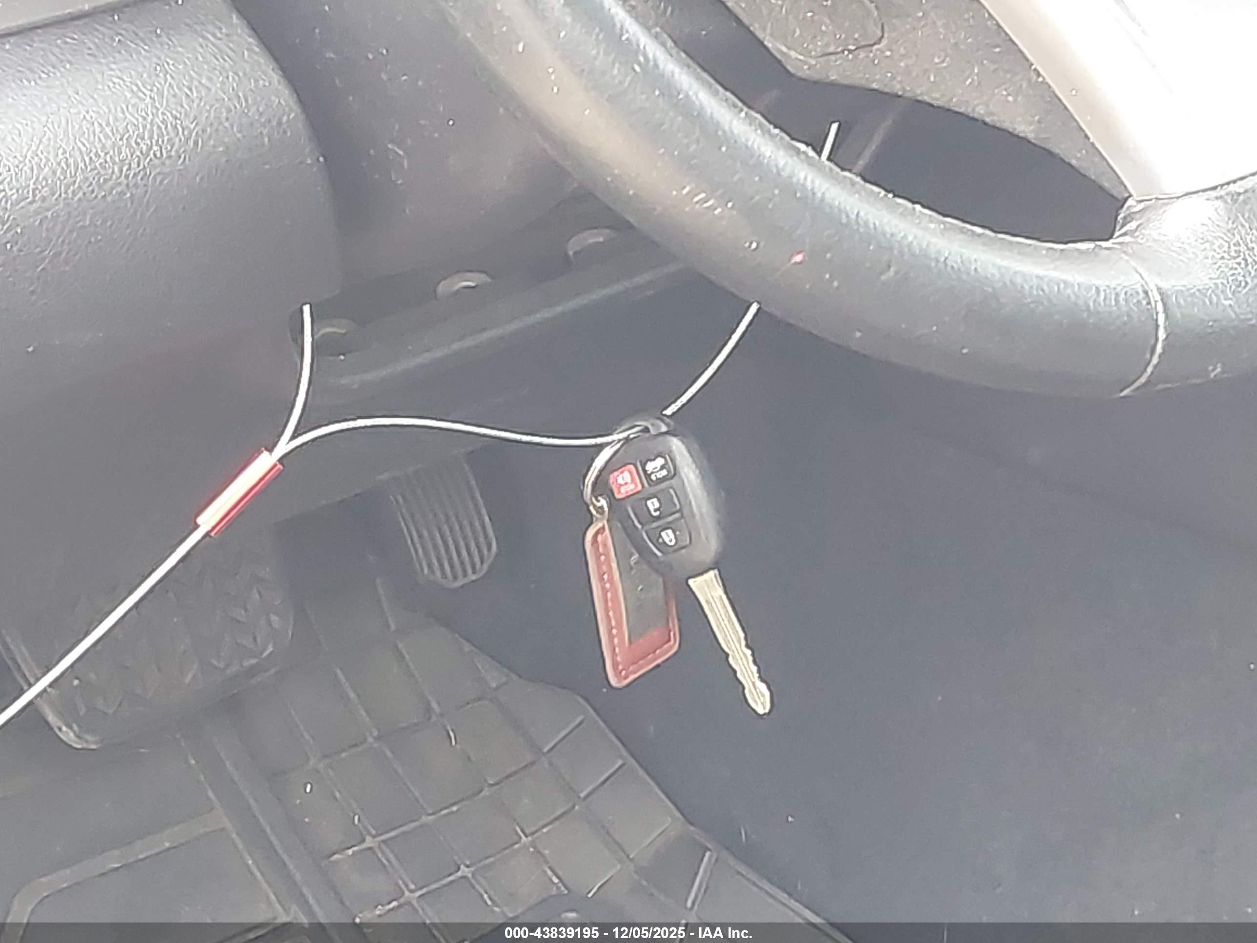 TOYOTA CAMRY image 11