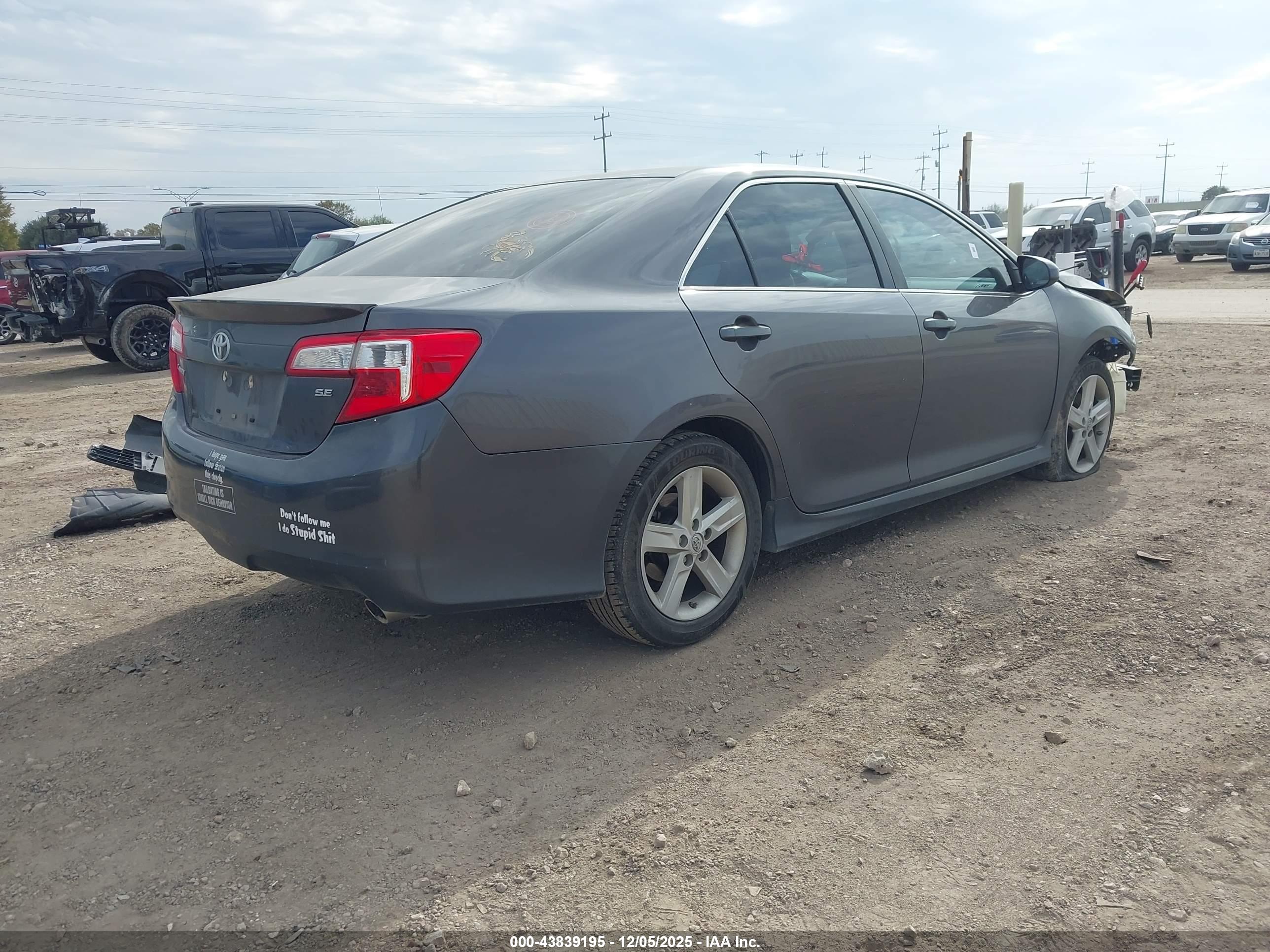 TOYOTA CAMRY image 4