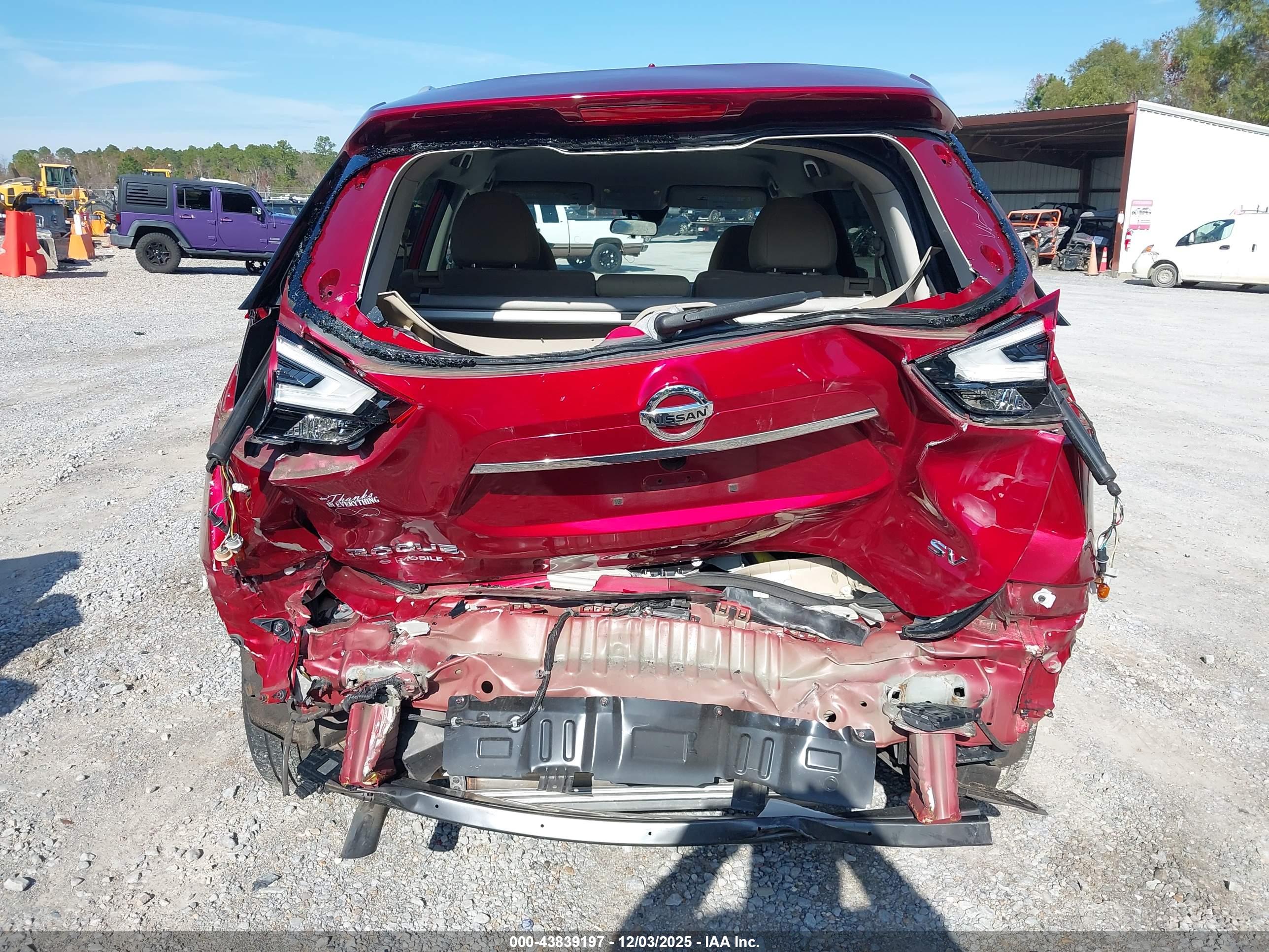 NISSAN ROGUE image 6