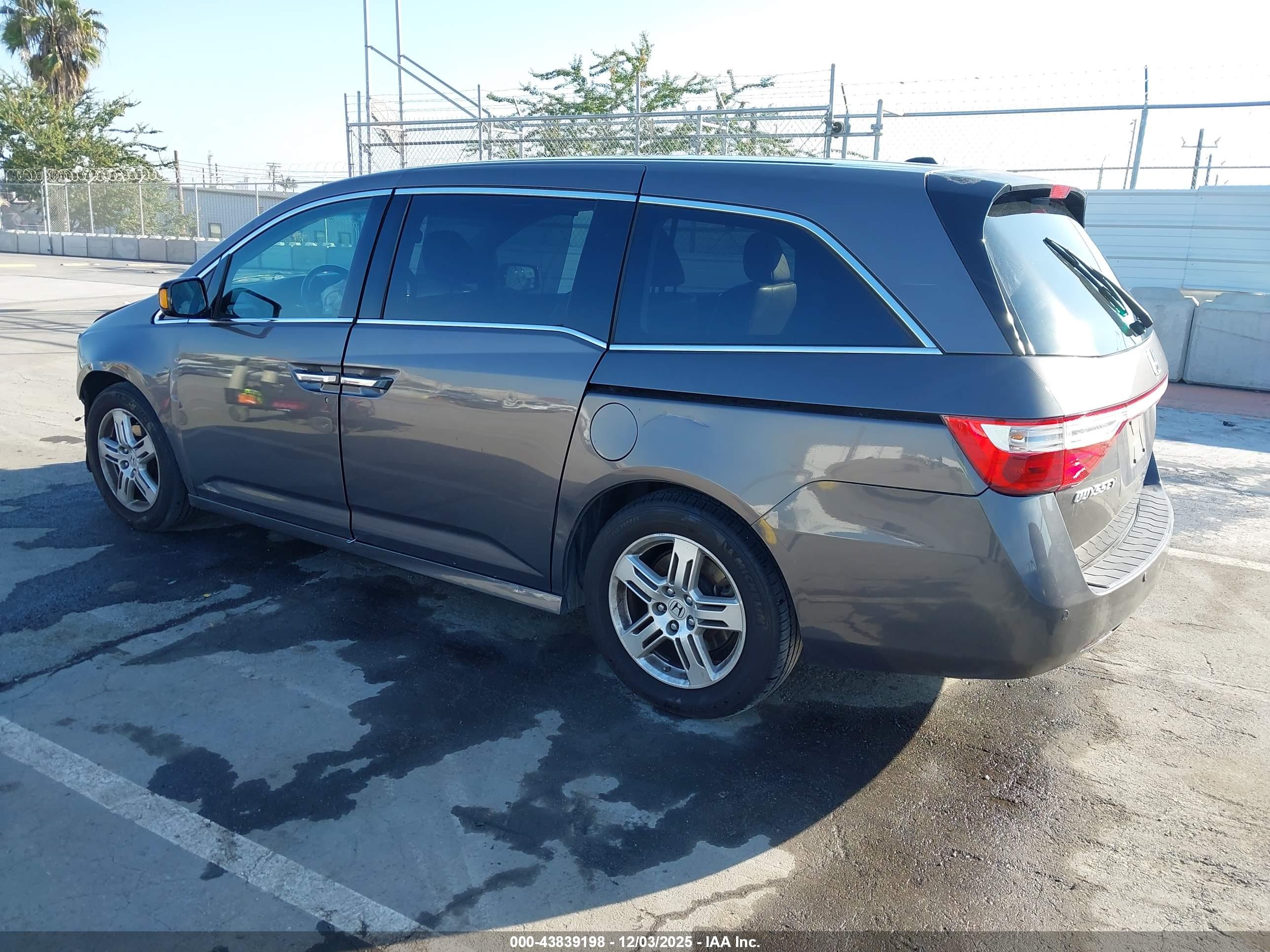 HONDA ODYSSEY image 3