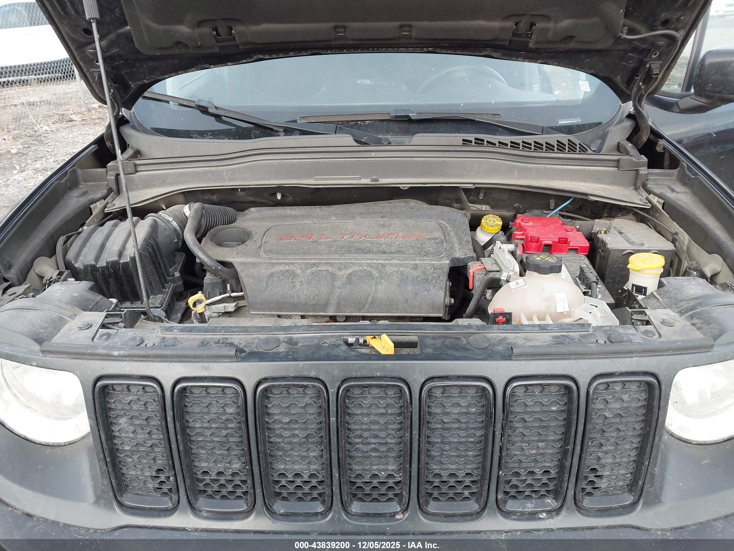 JEEP RENEGADE image 10