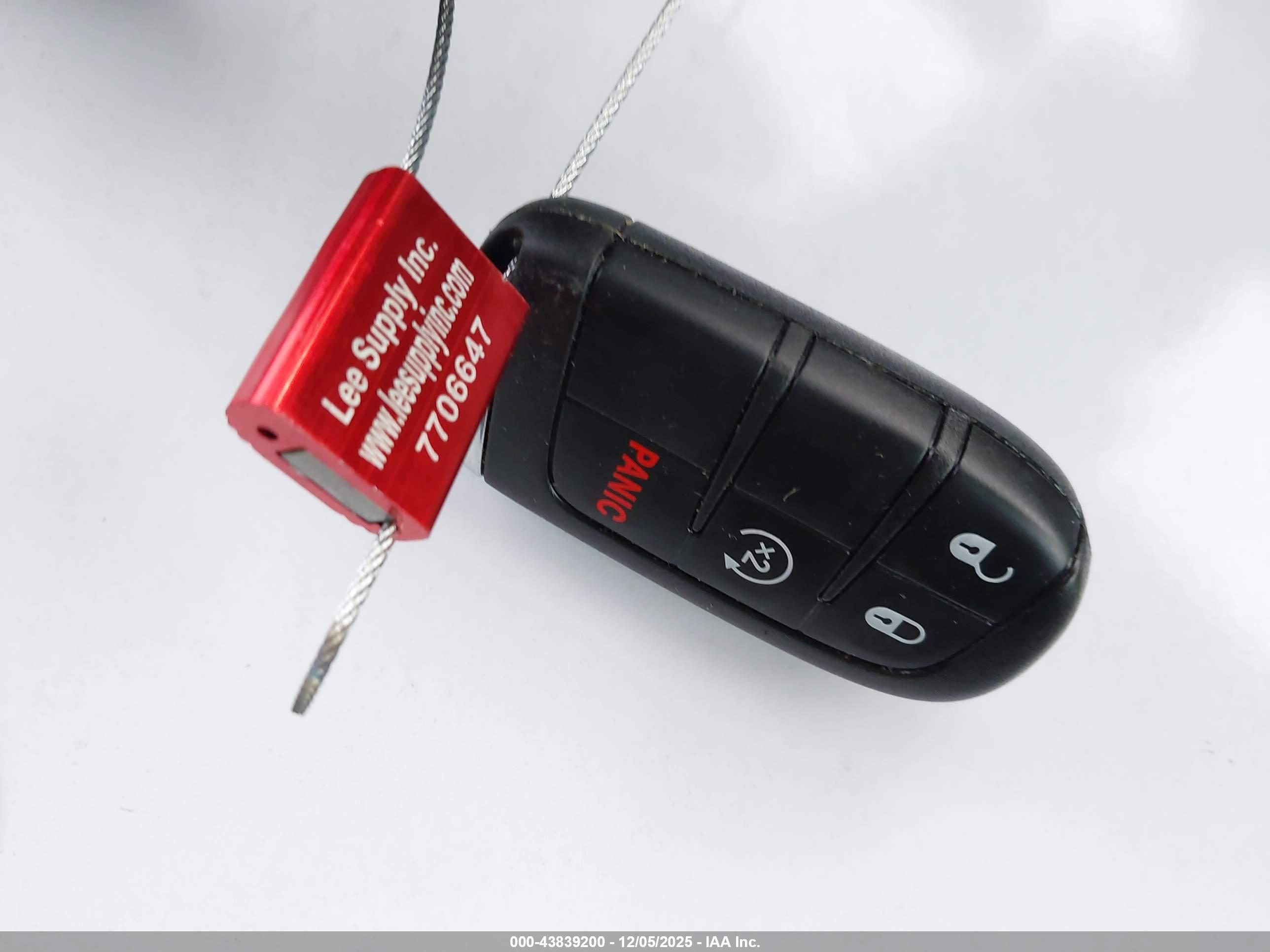 JEEP RENEGADE image 11