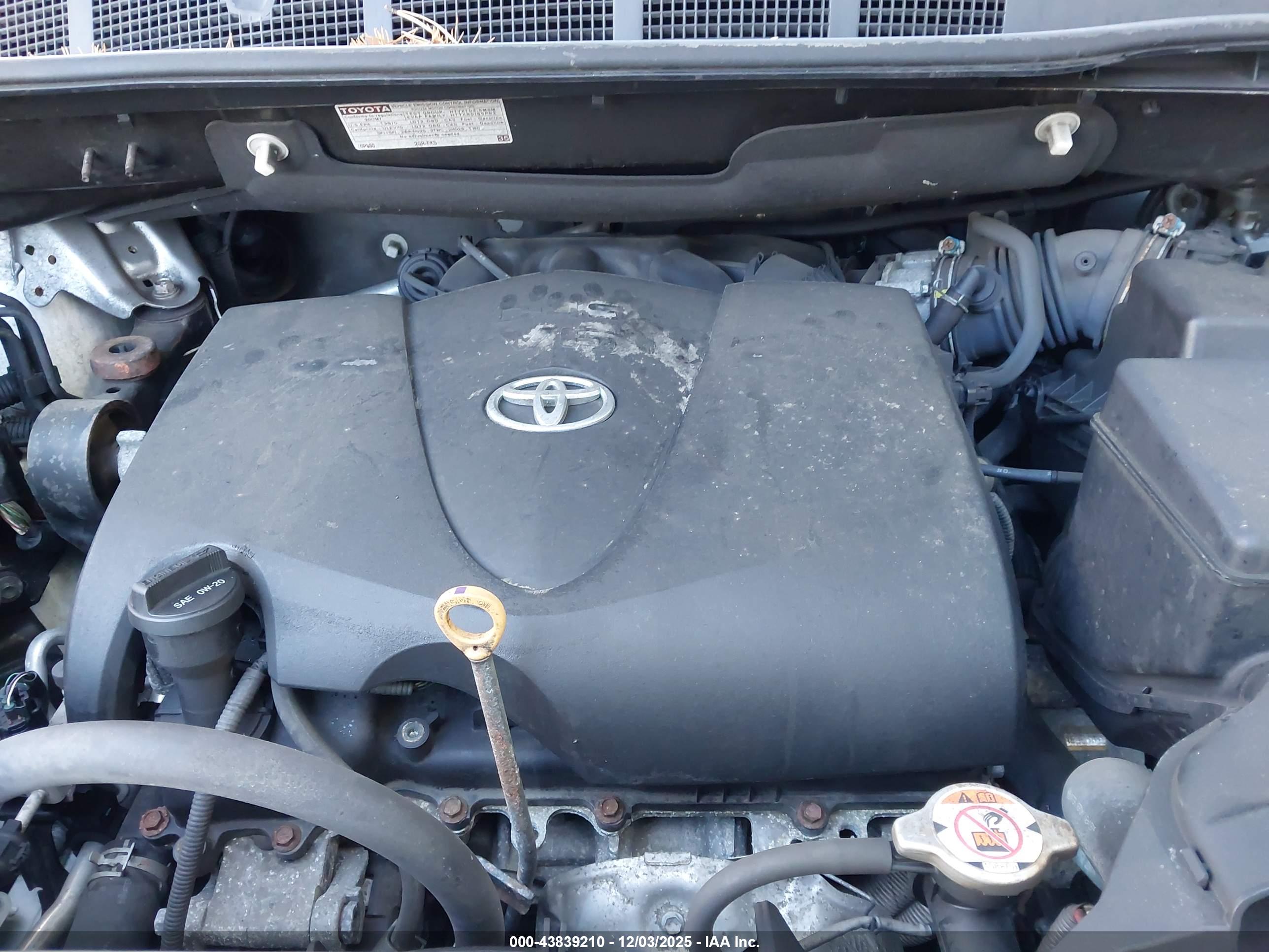 TOYOTA SIENNA image 10