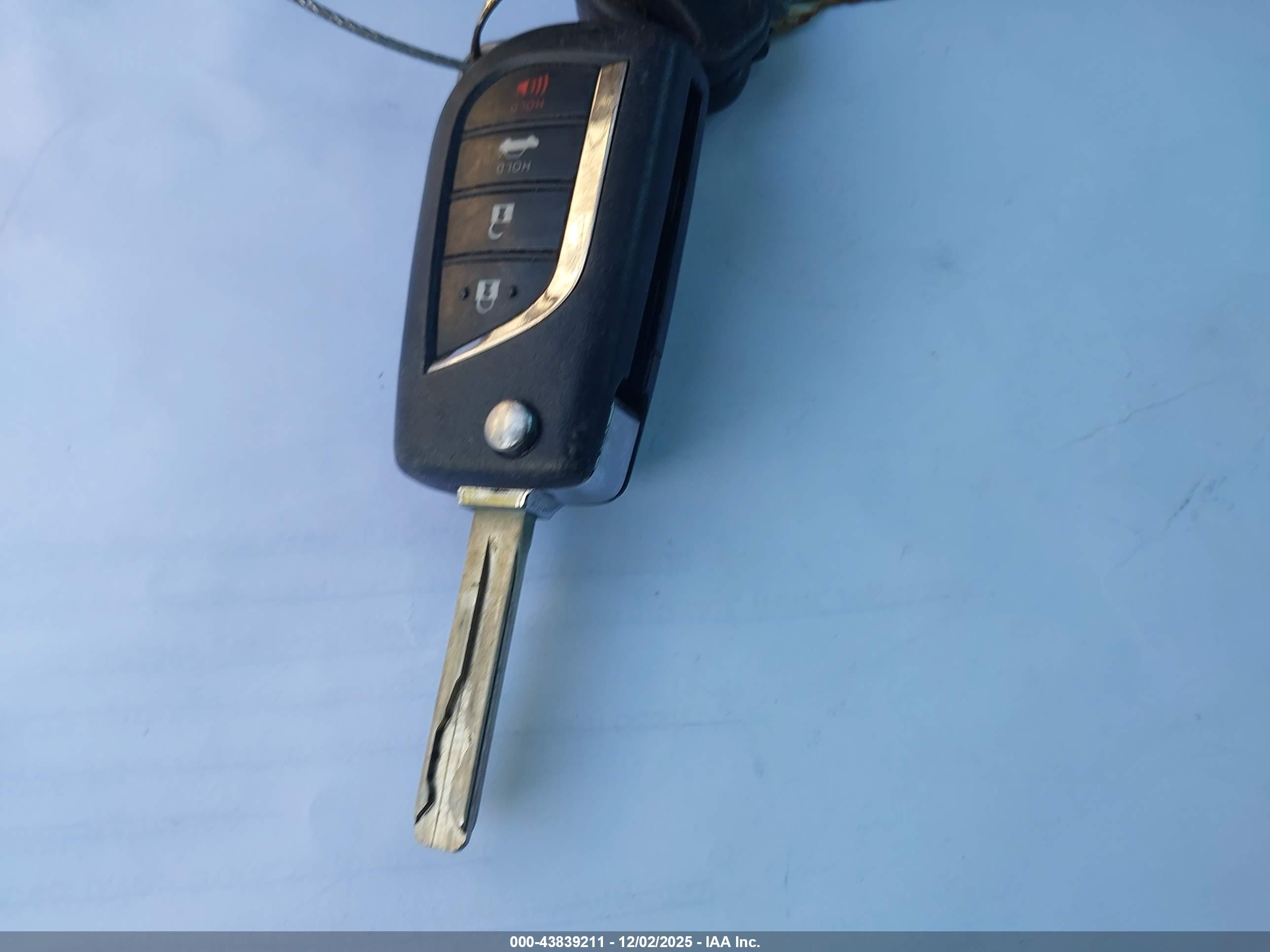 TOYOTA CAMRY image 11