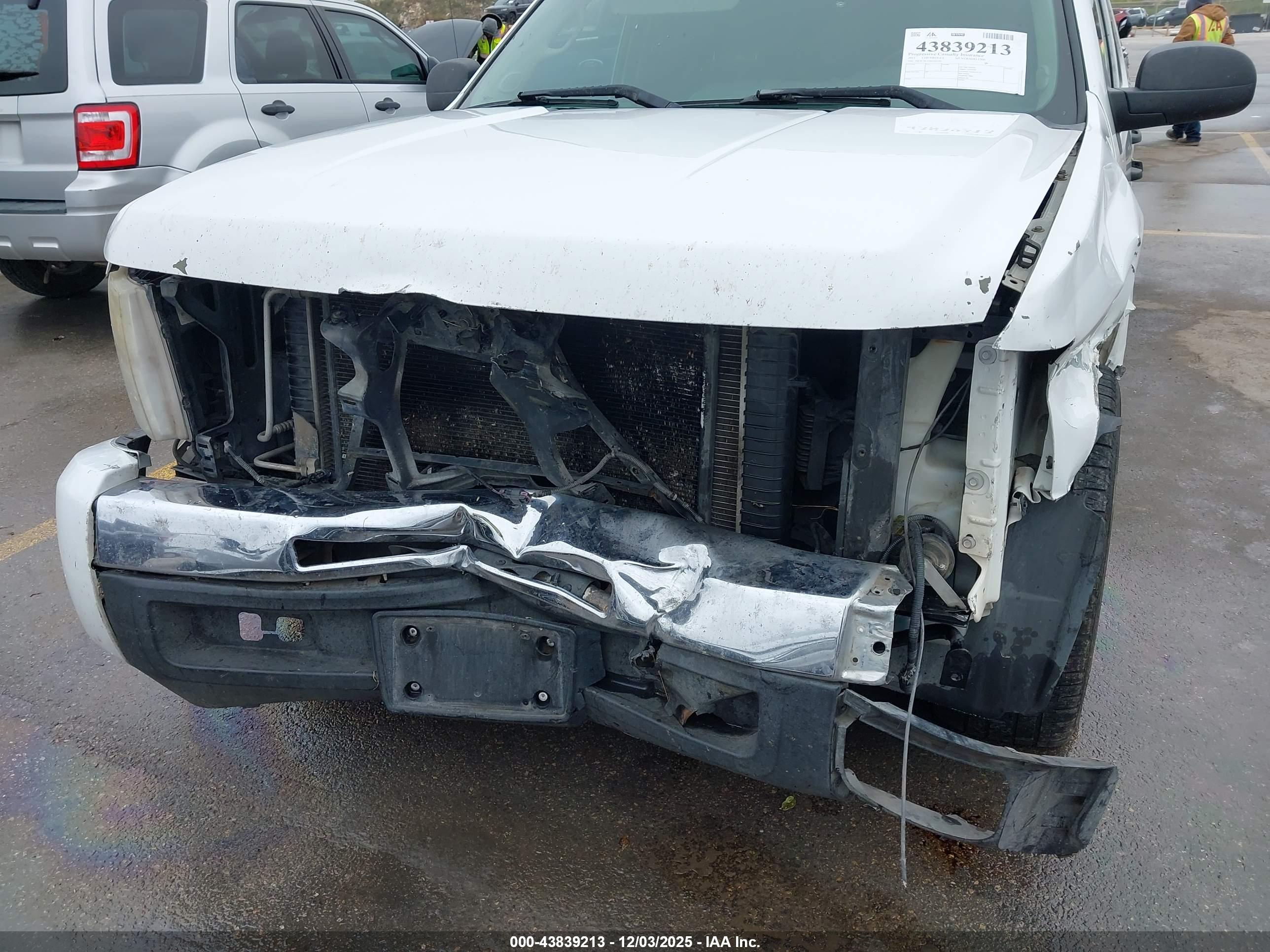 CHEVROLET SILVERADO image 6