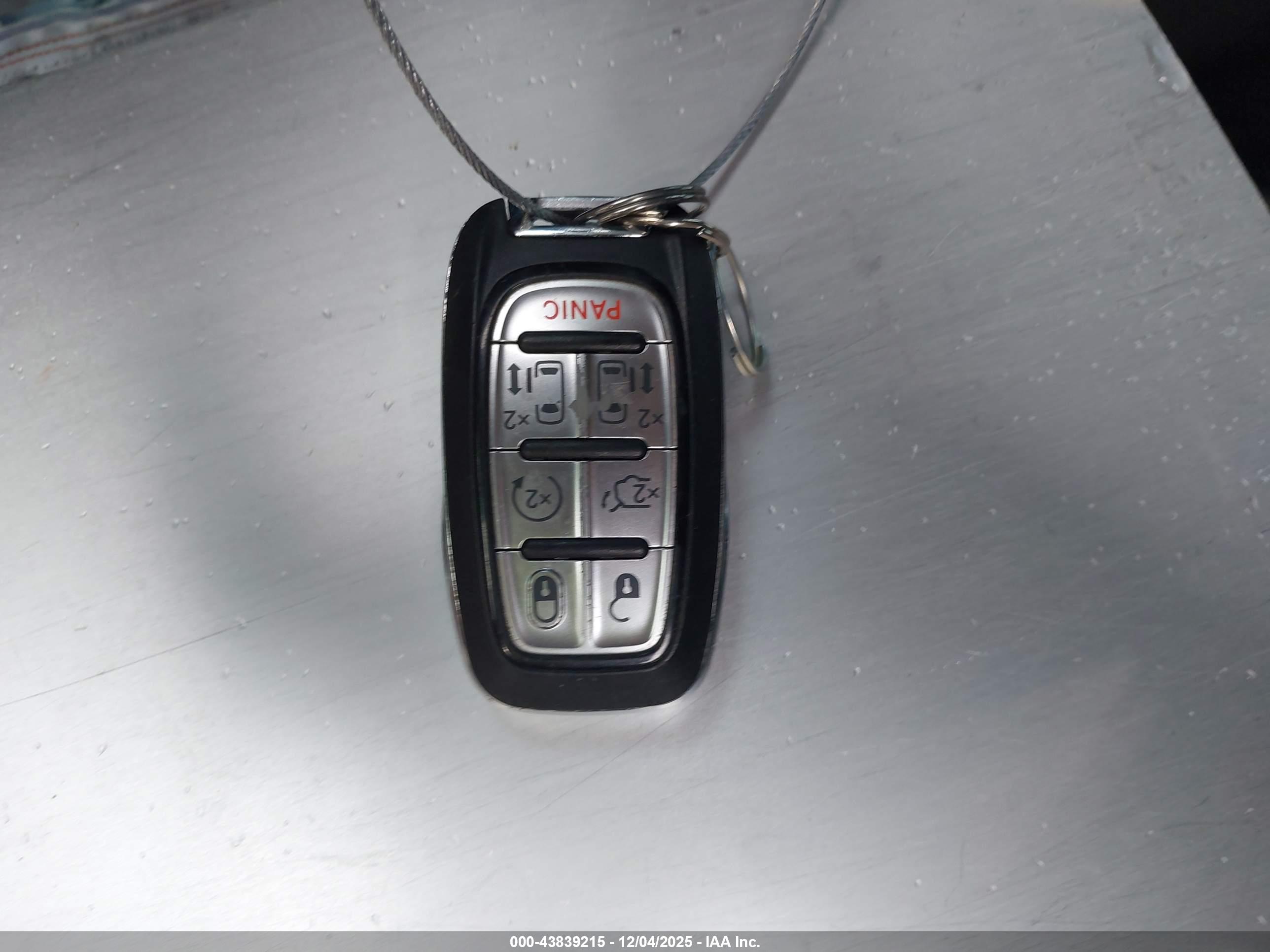 CHRYSLER PACIFICA image 11
