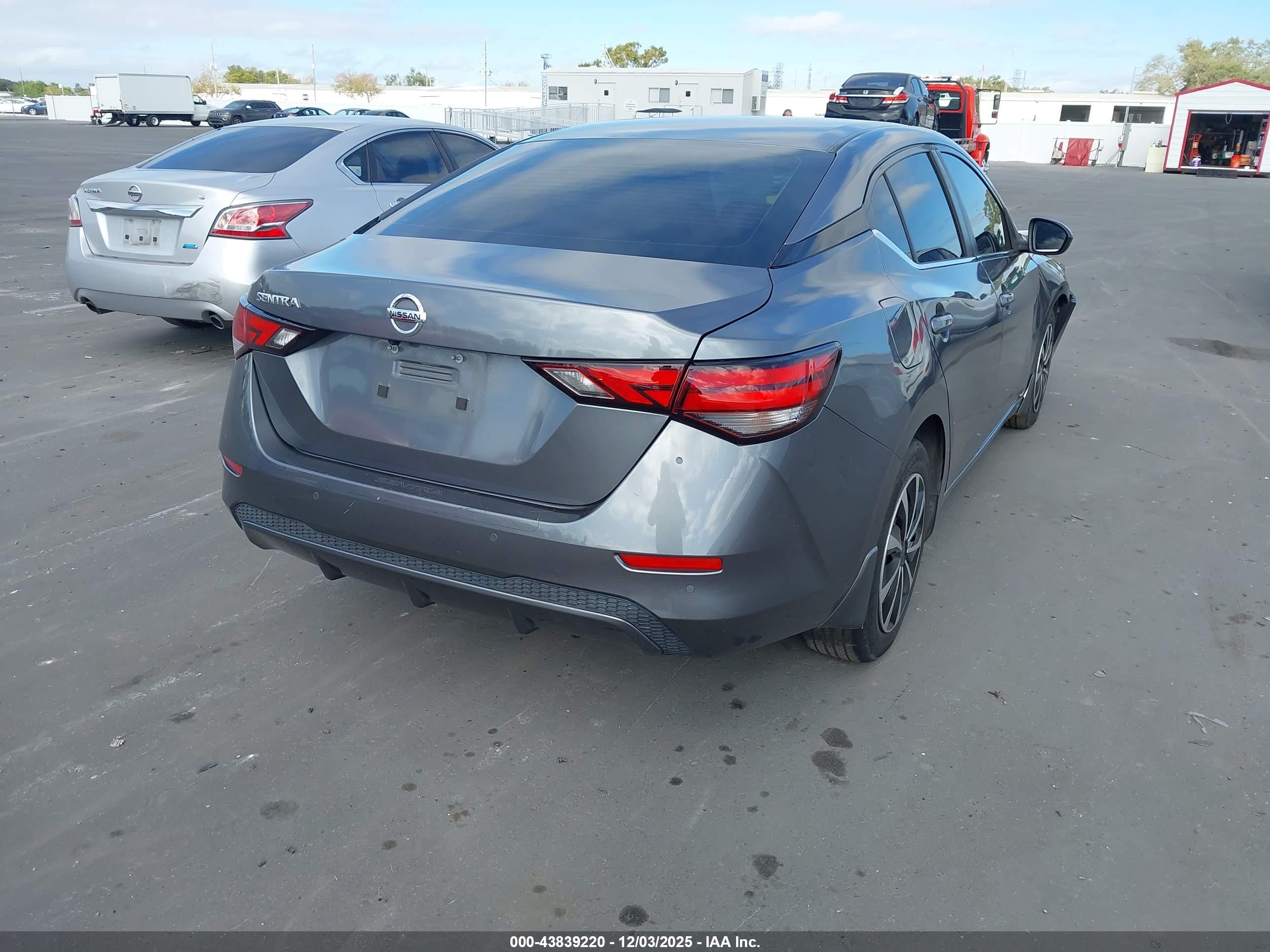 NISSAN SENTRA image 4