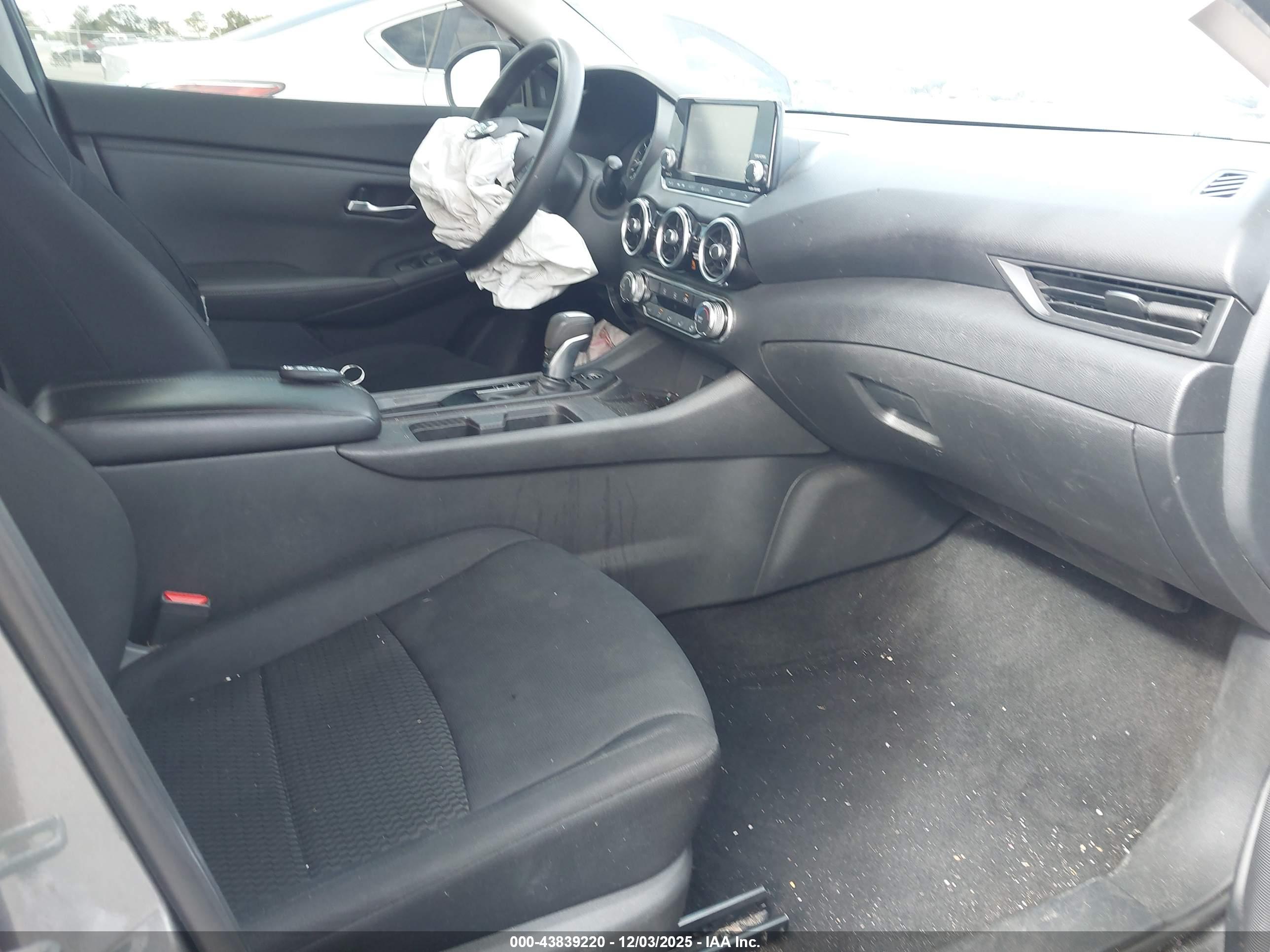 NISSAN SENTRA image 5