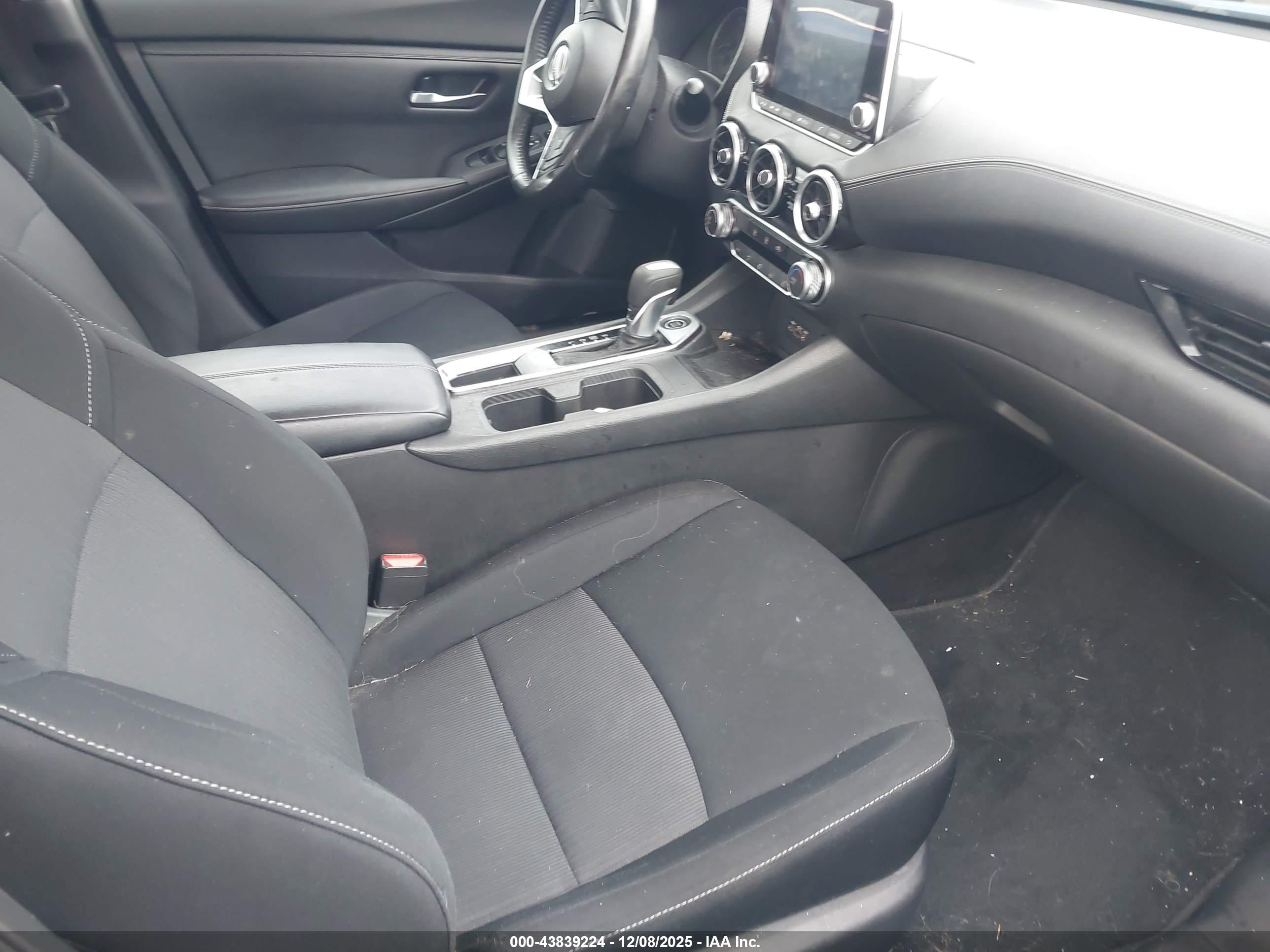 NISSAN SENTRA image 5