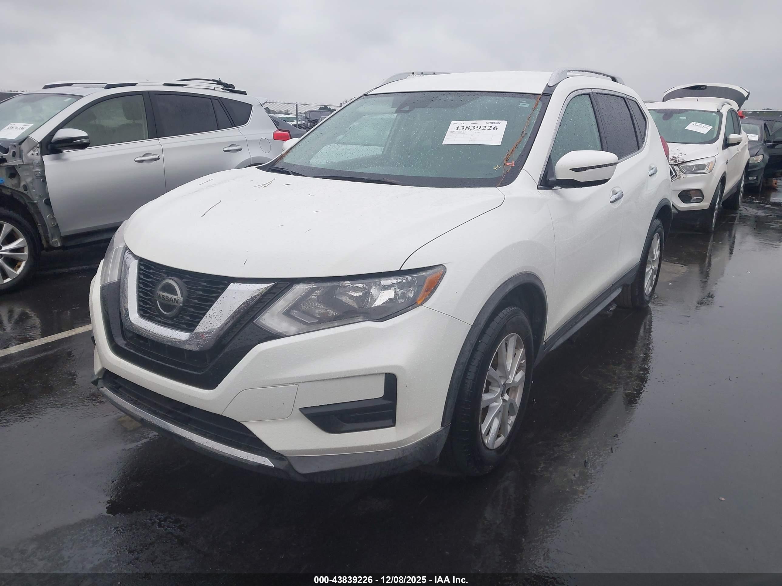 NISSAN ROGUE image 2