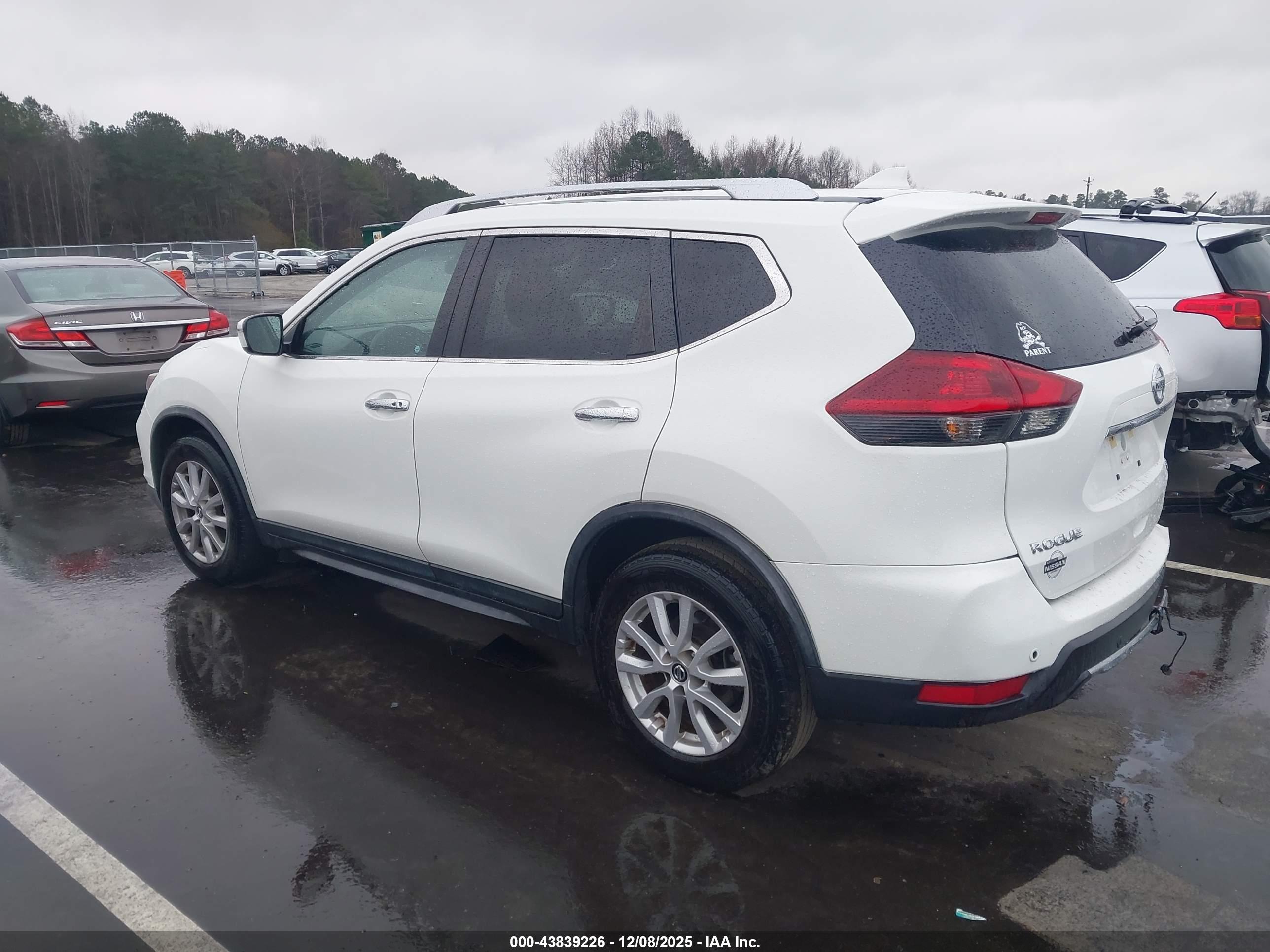 NISSAN ROGUE image 3