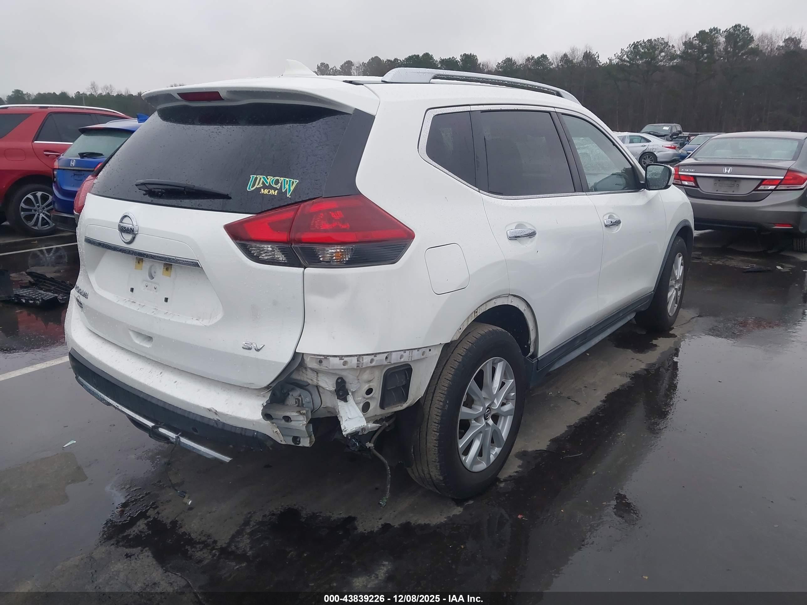 NISSAN ROGUE image 4