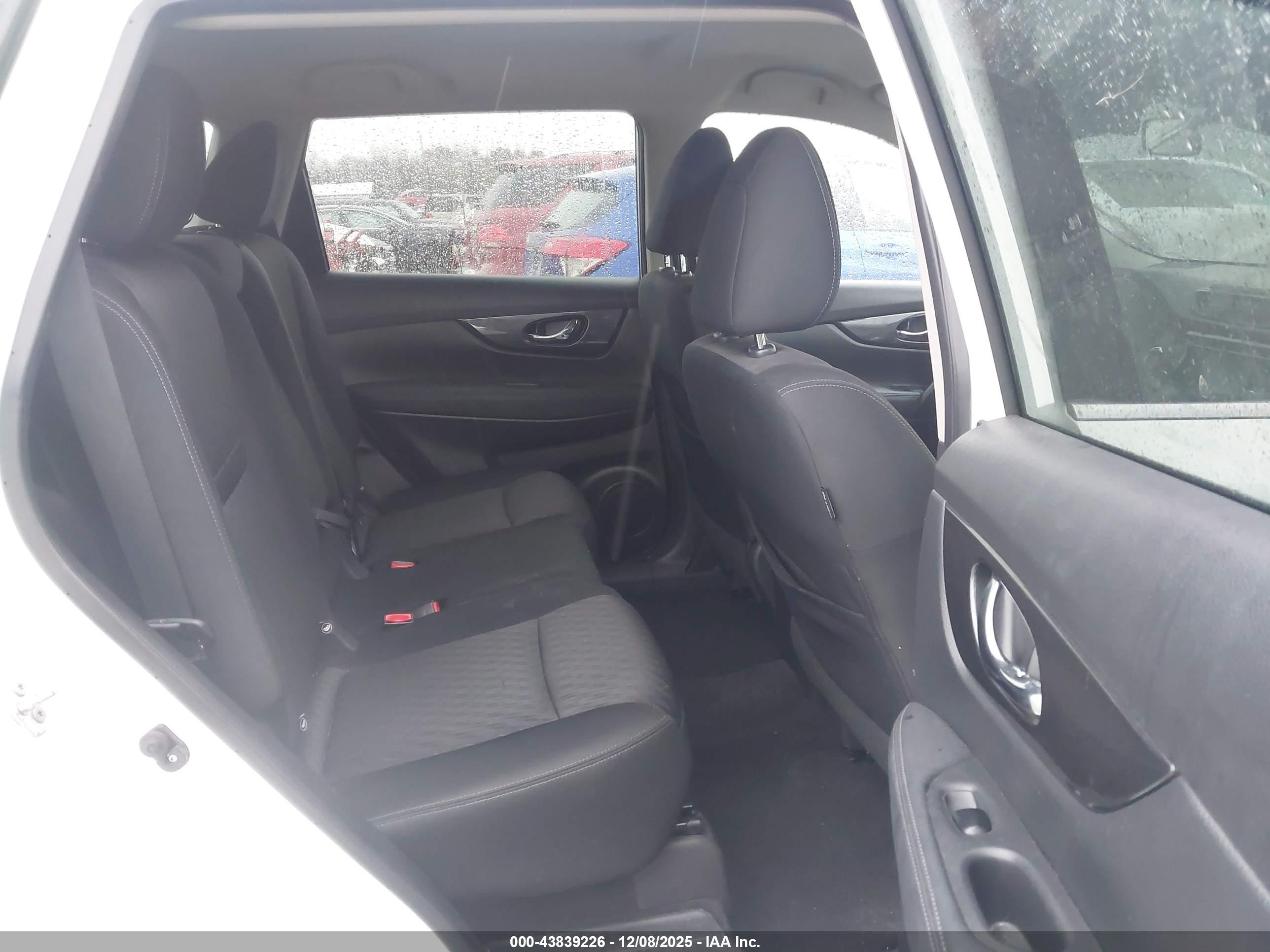 NISSAN ROGUE image 8