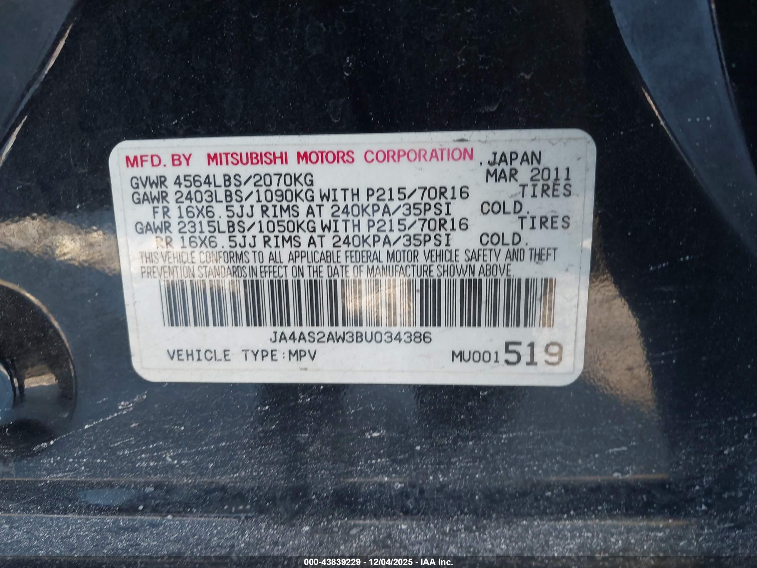 MITSUBISHI OUTLANDER image 9