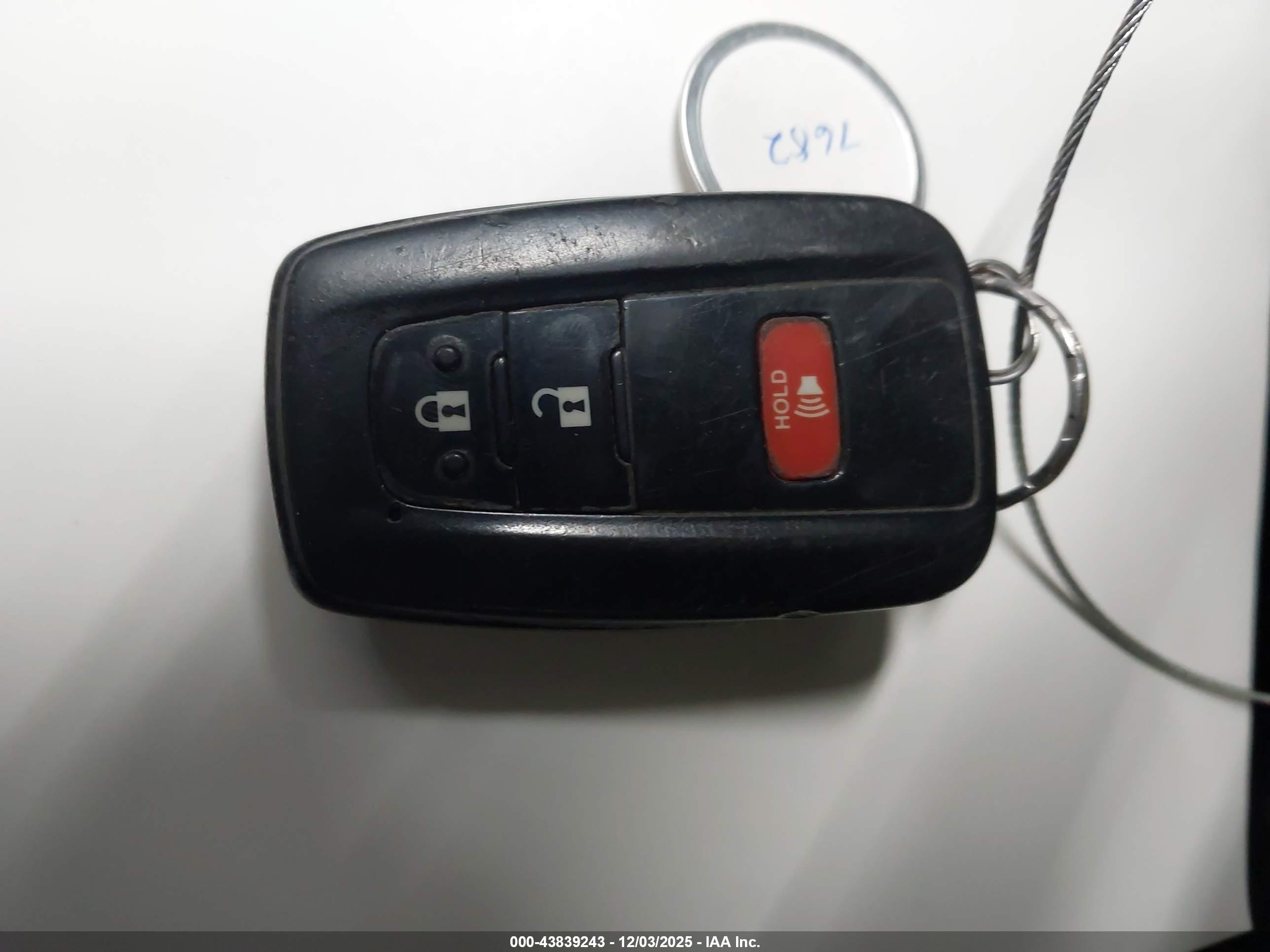 TOYOTA PRIUS image 11
