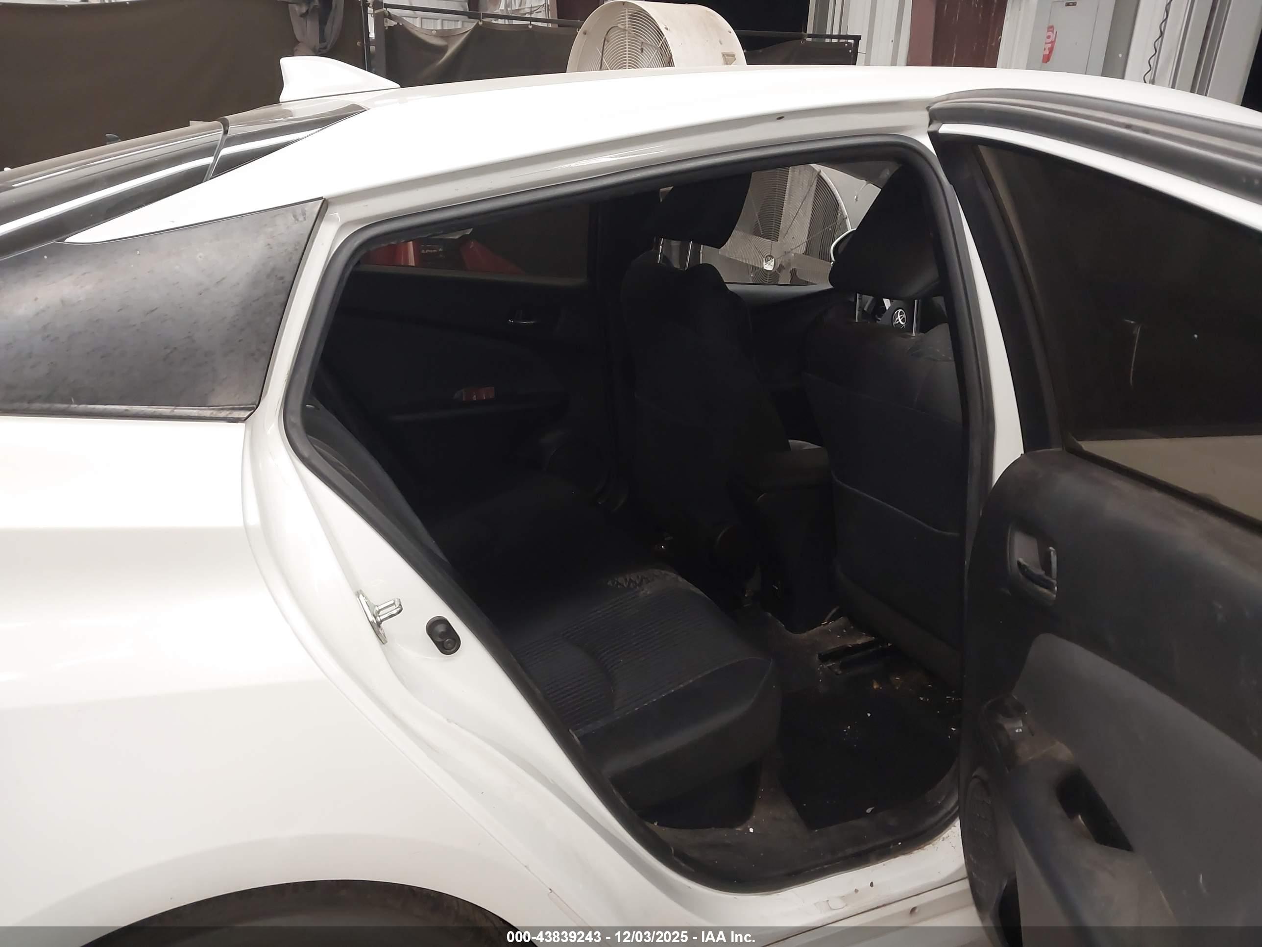 TOYOTA PRIUS image 8