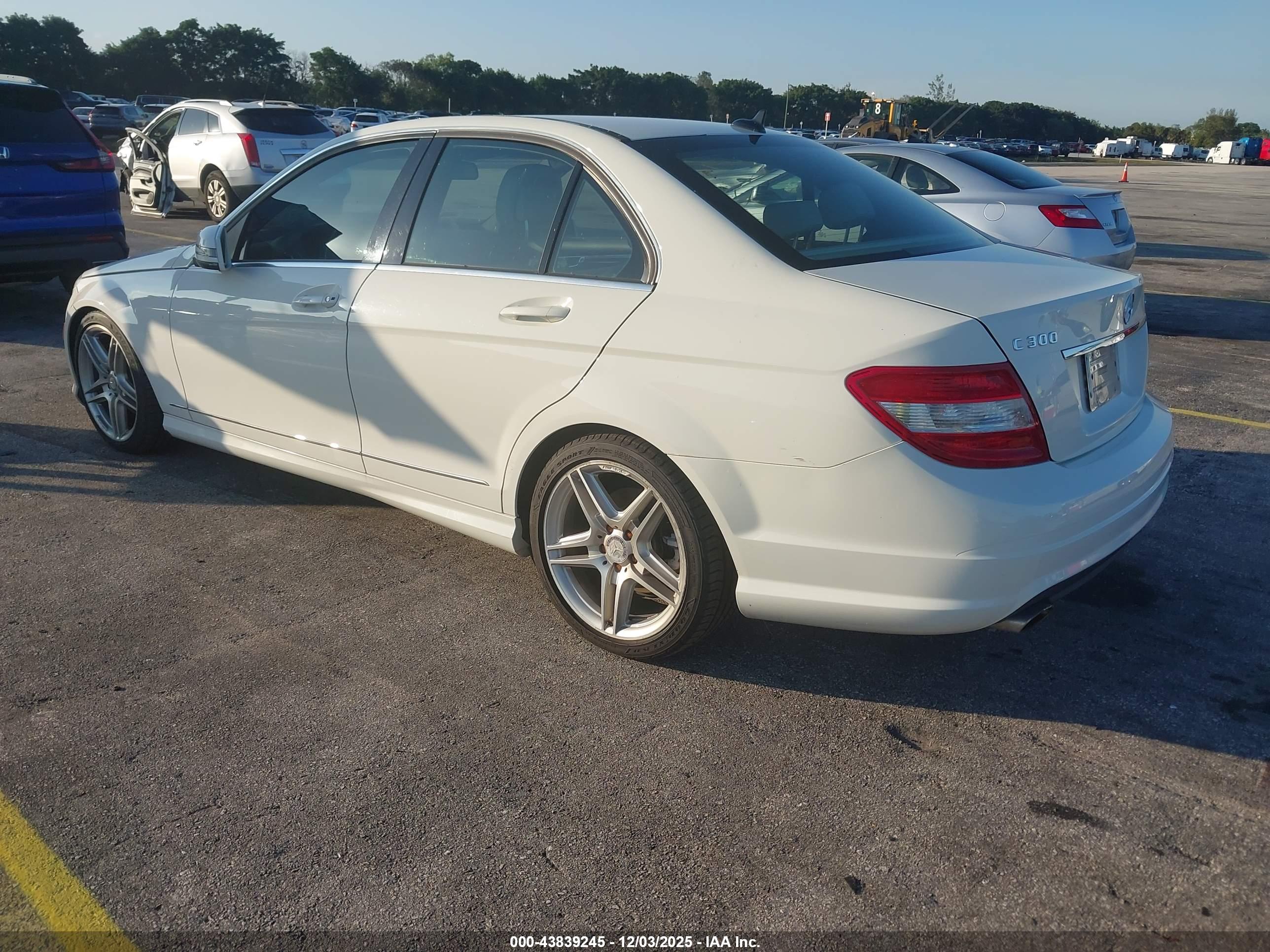 MERCEDES-BENZ C image 3