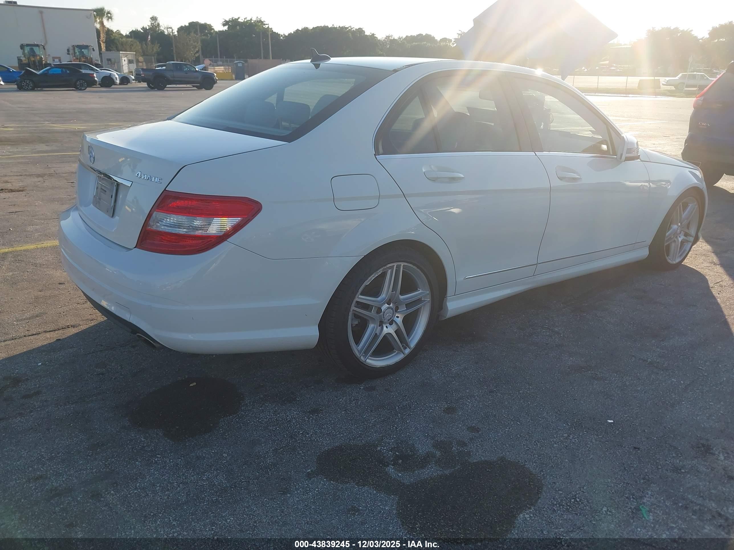 MERCEDES-BENZ C image 4