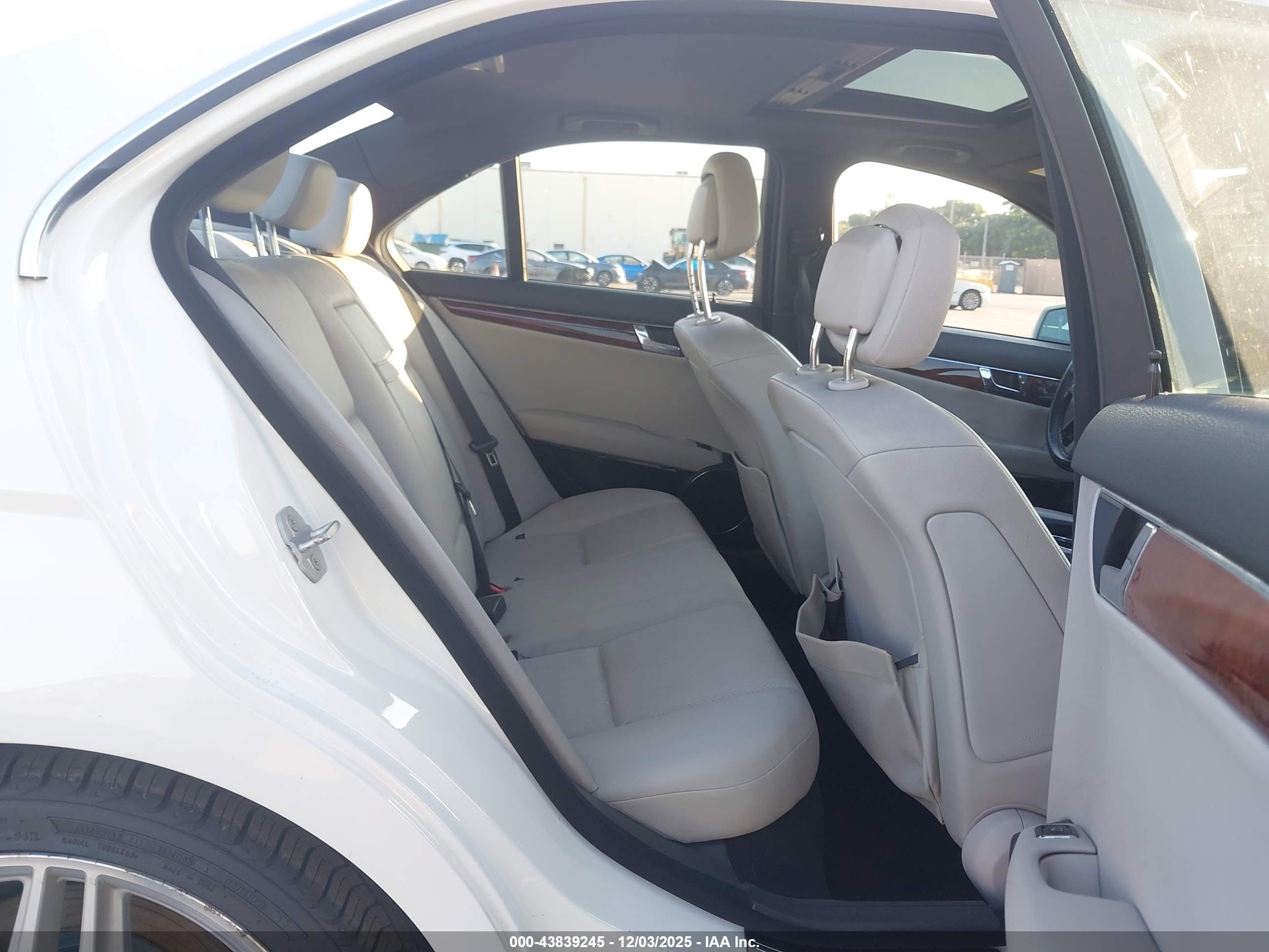 MERCEDES-BENZ C image 8