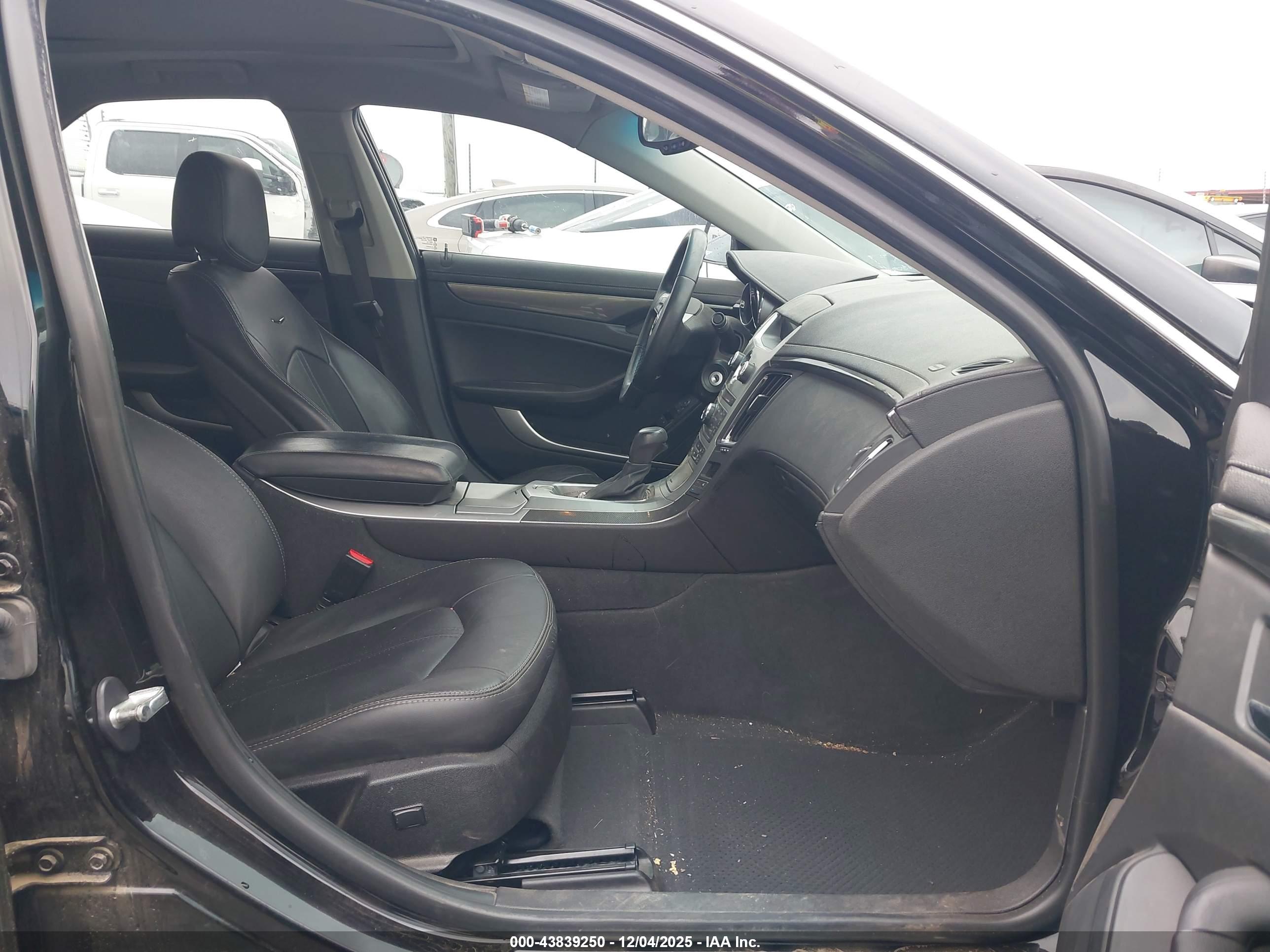 CADILLAC CTS image 5