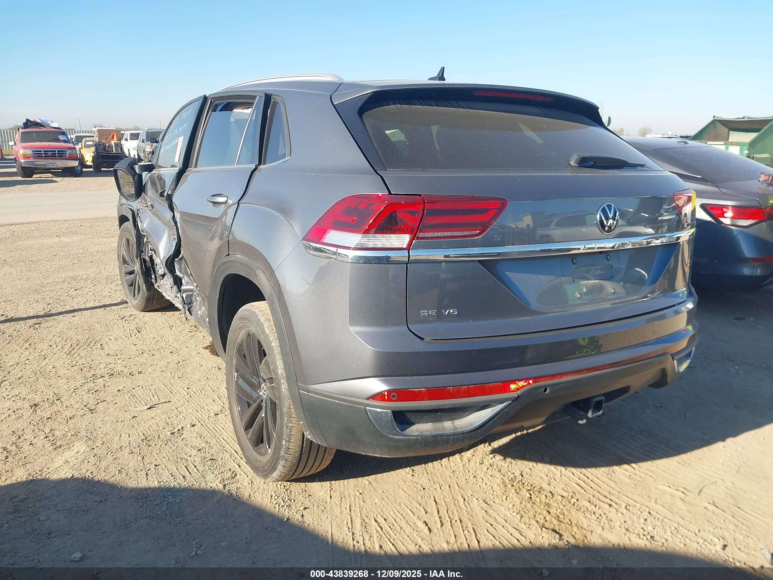 VOLKSWAGEN ATLAS image 3