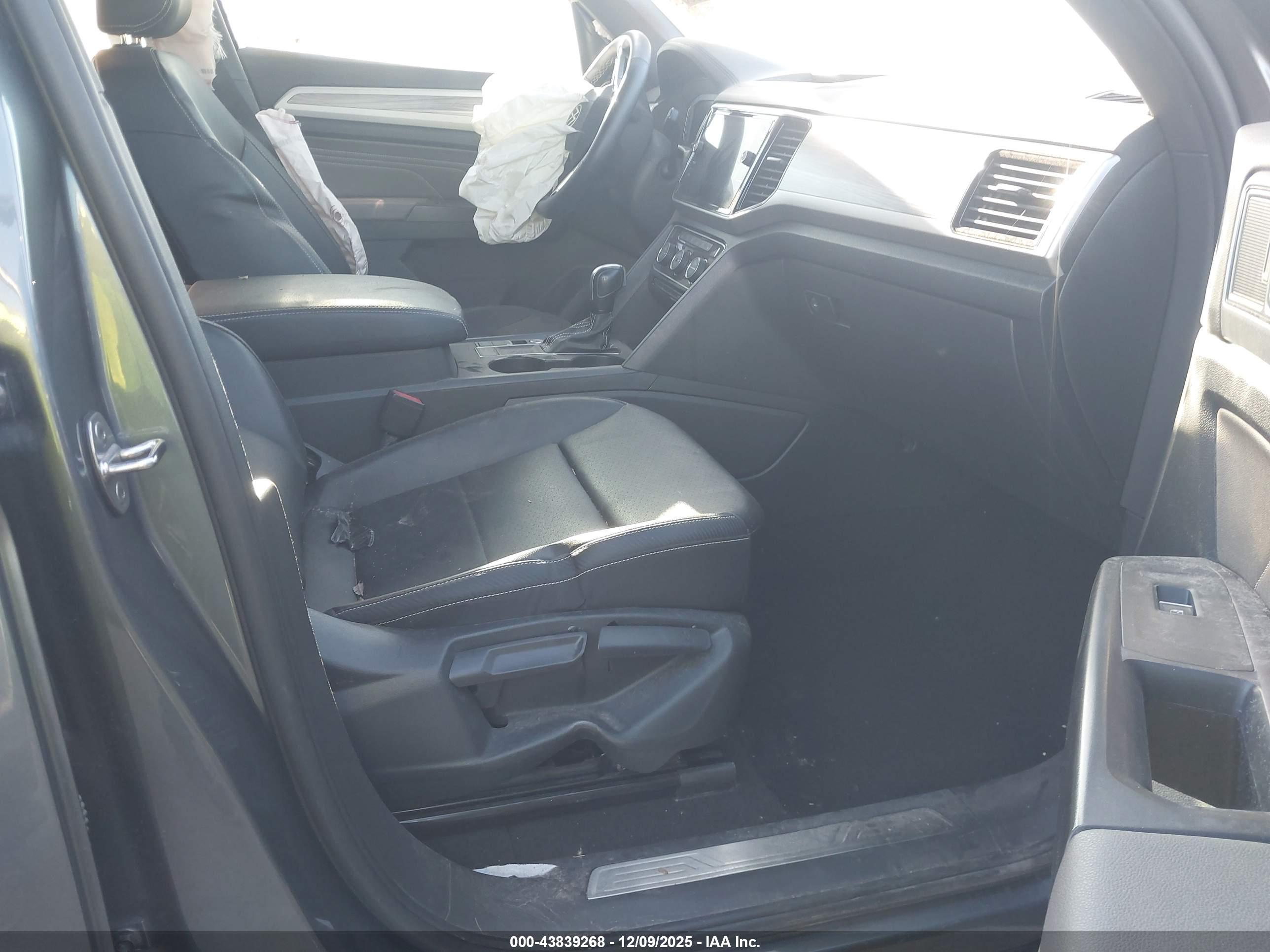 VOLKSWAGEN ATLAS image 5