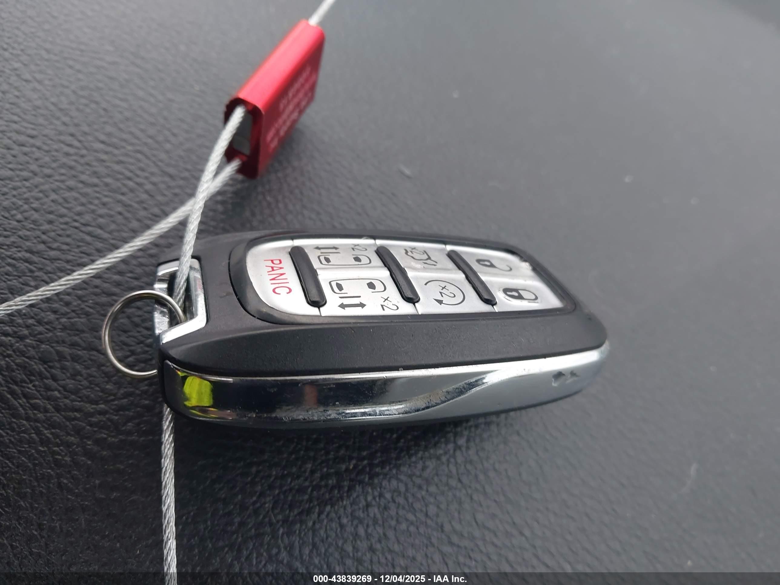 CHRYSLER PACIFICA image 11
