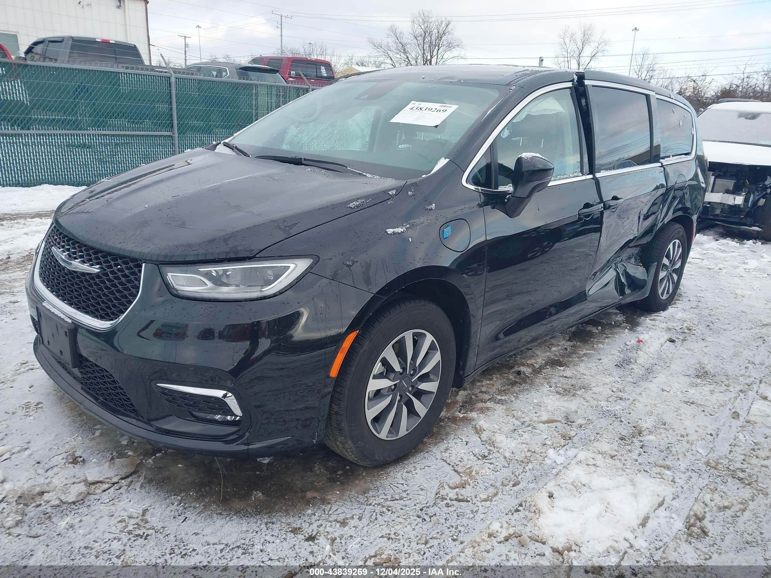 CHRYSLER PACIFICA image 2