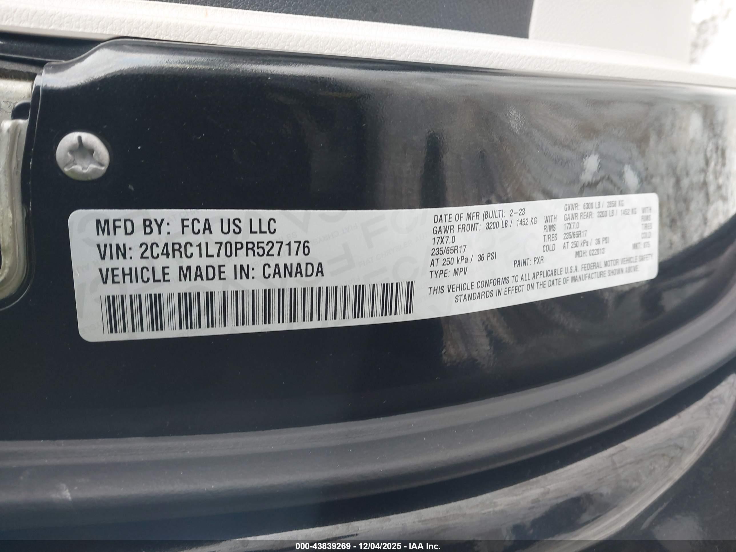 CHRYSLER PACIFICA image 9