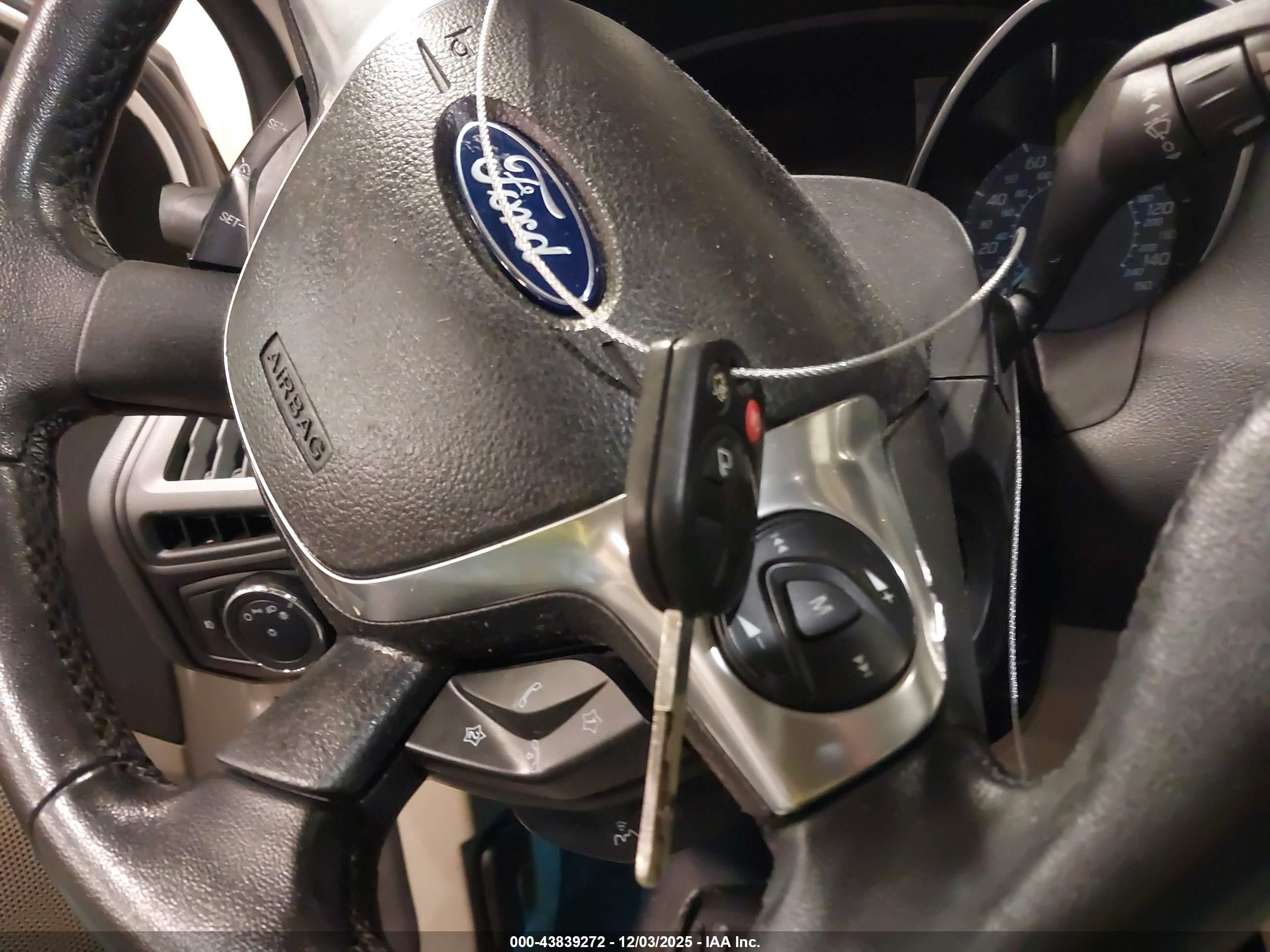 FORD FOCUS image 11