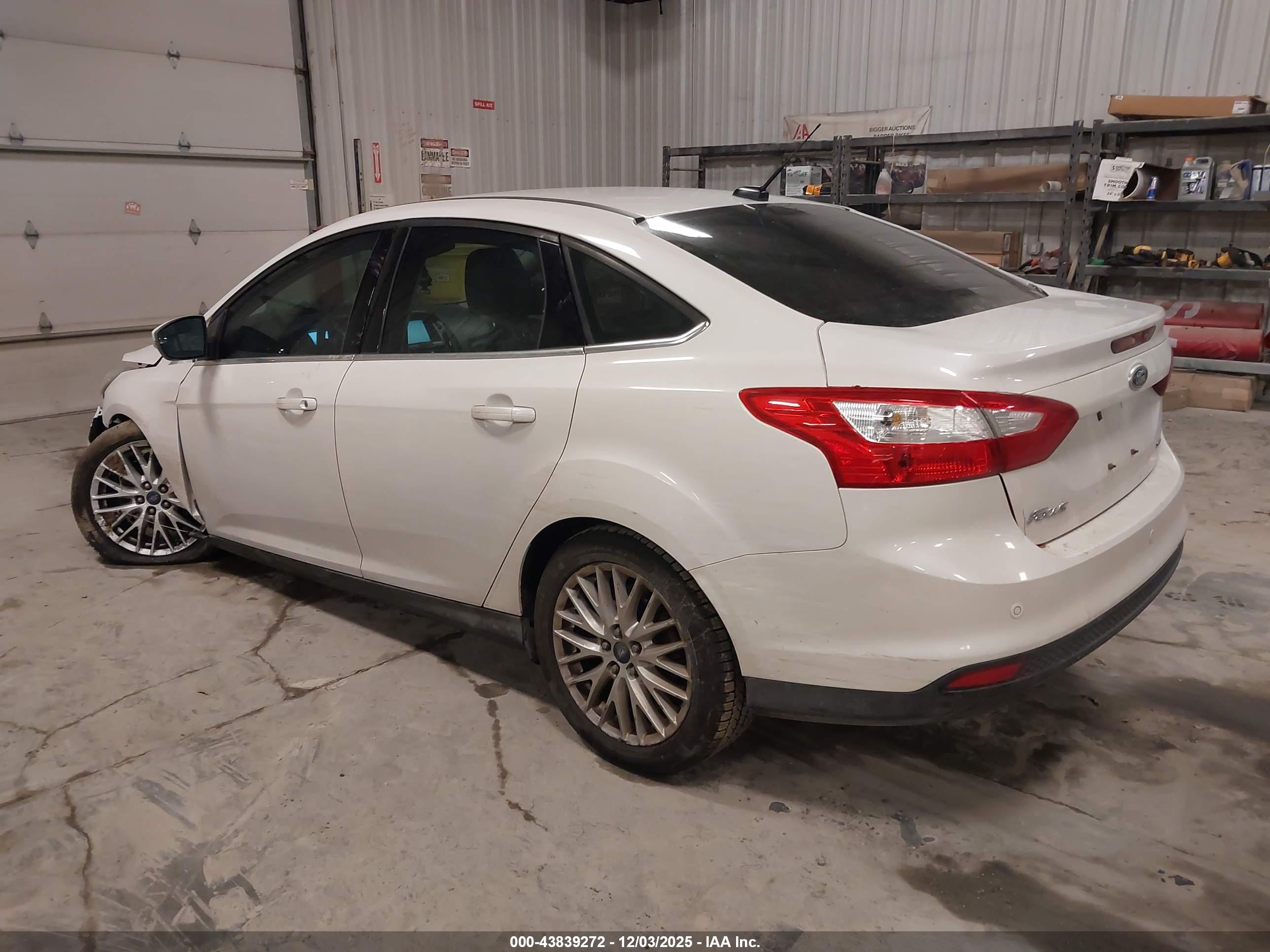 FORD FOCUS image 3