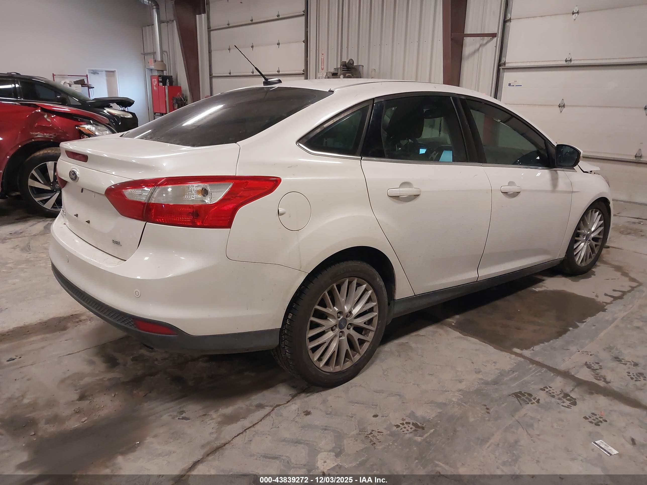 FORD FOCUS image 4