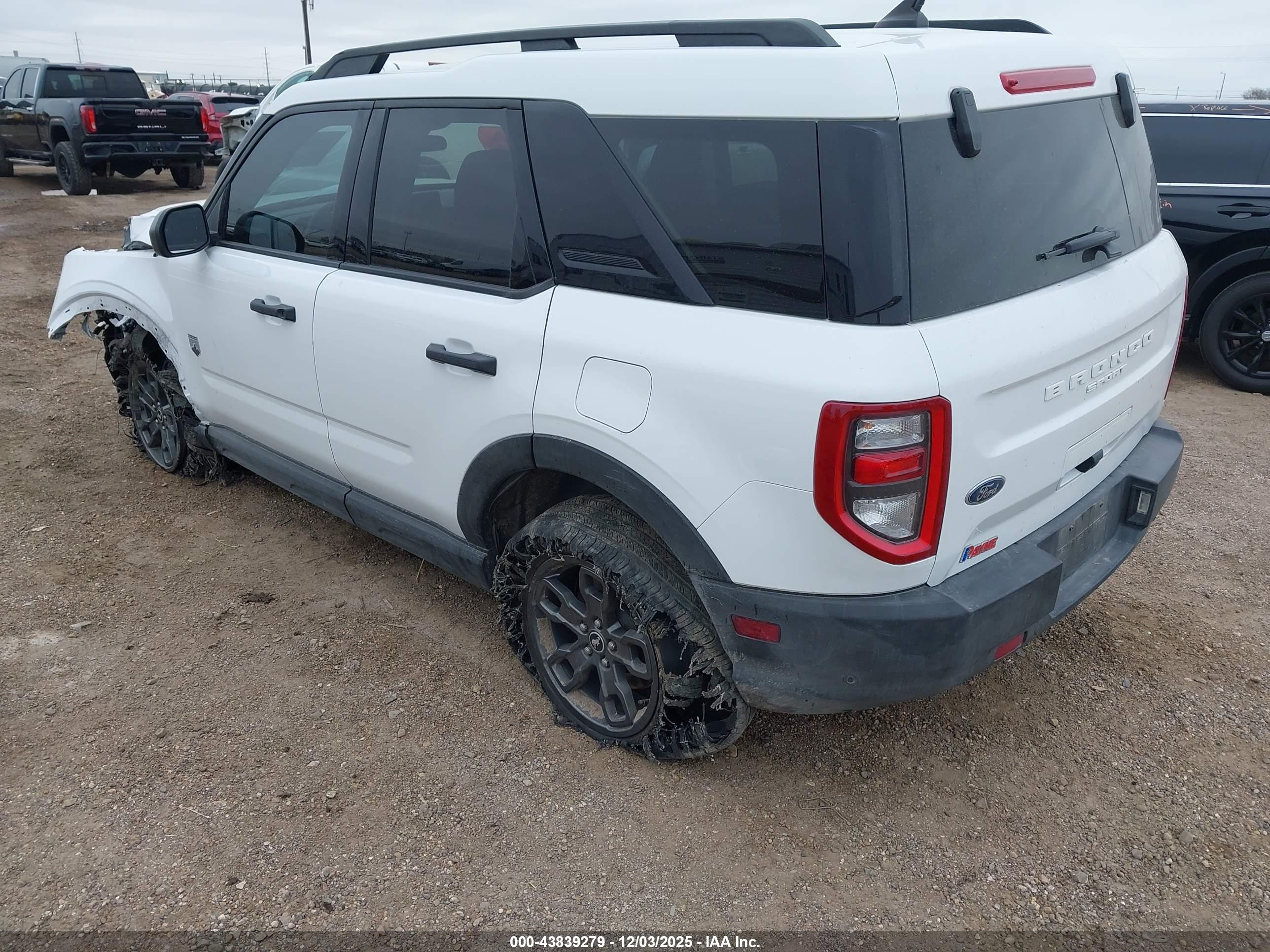 FORD BRONCO image 3