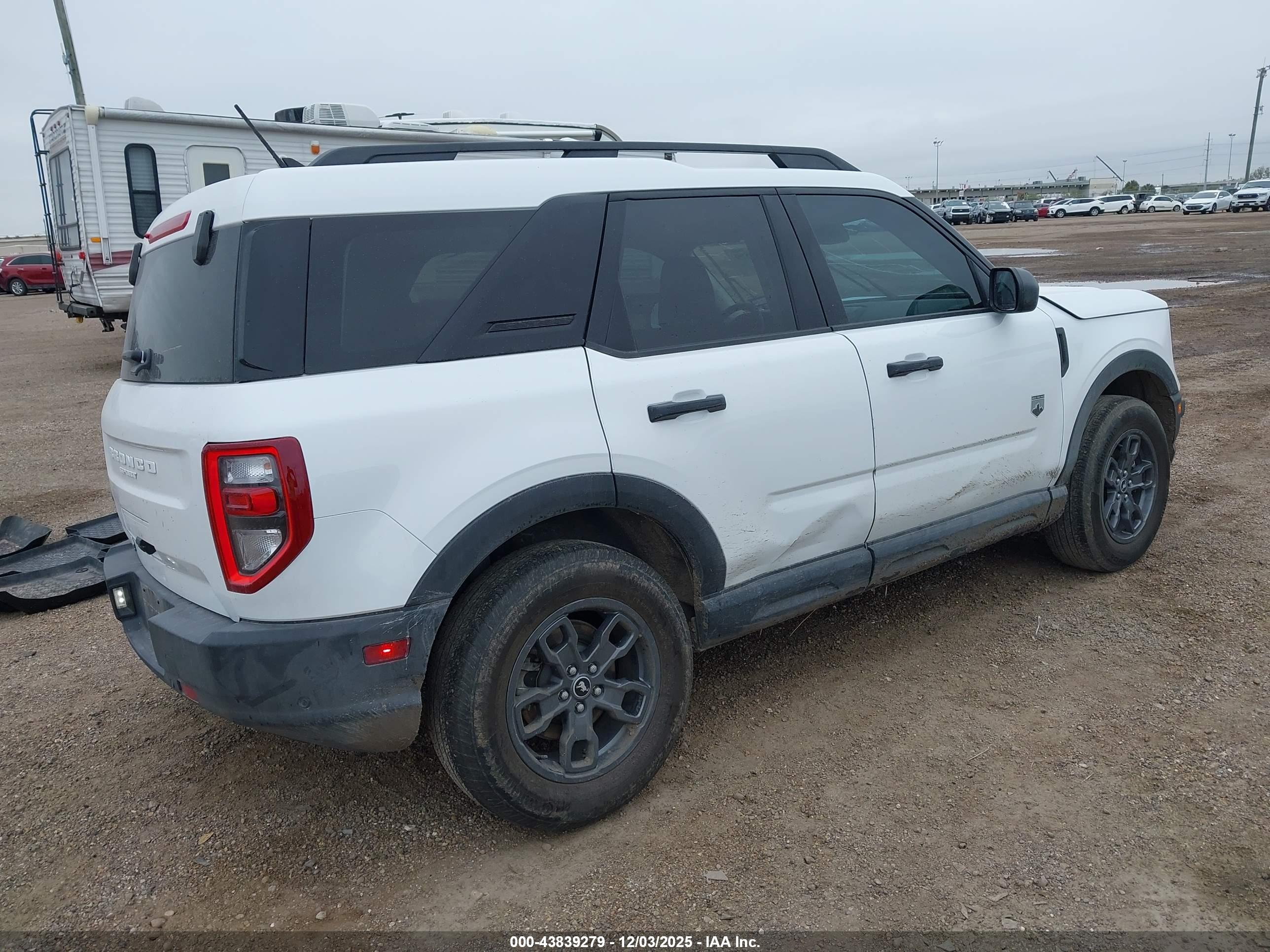 FORD BRONCO image 4